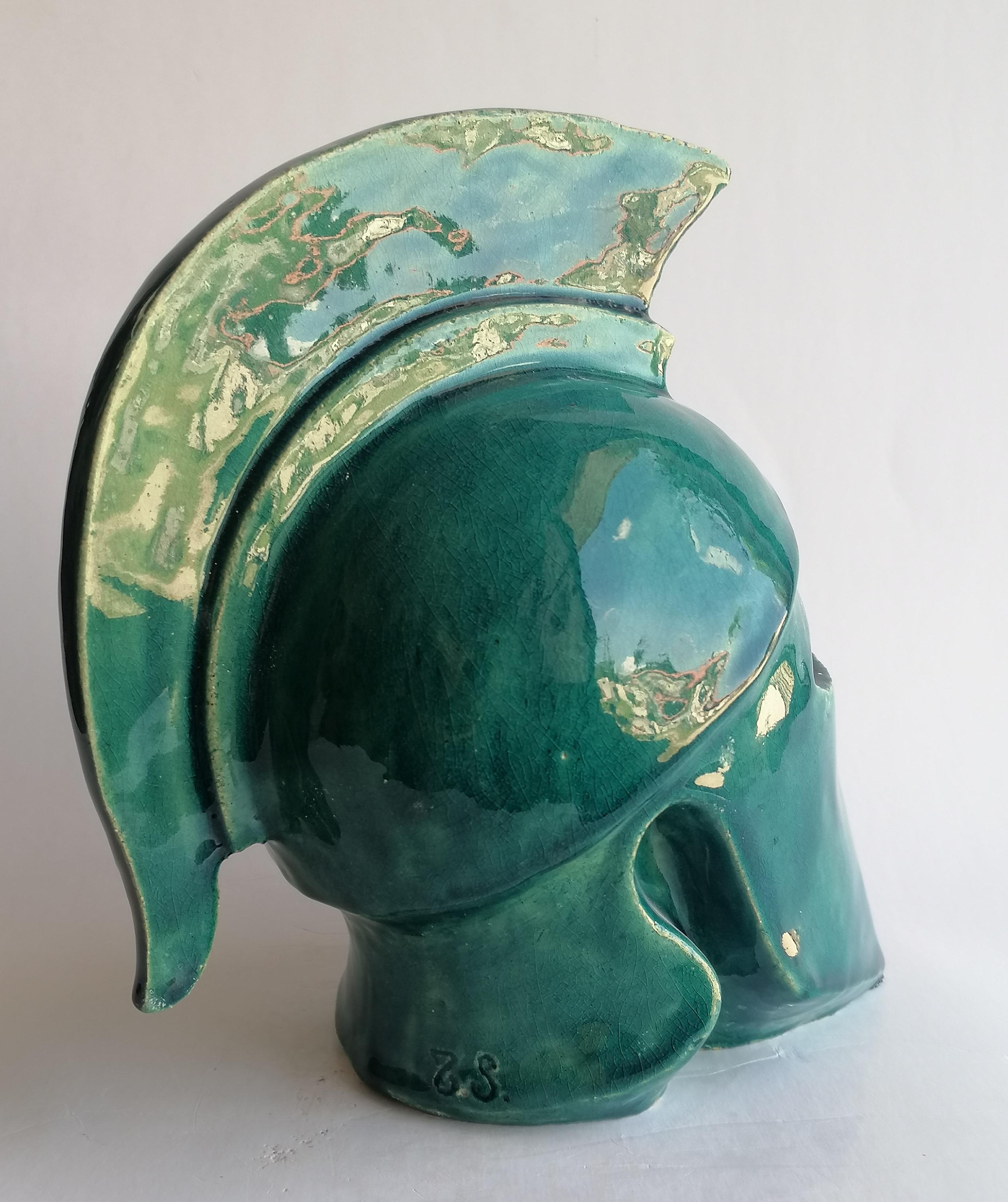 Scultura di elmo greco corinzio fatta a mano su ceramica -made in Italy in vendita 4