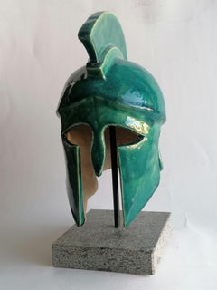 Escultura de casco griego corintio hecha a mano en cerámica -made in Italy