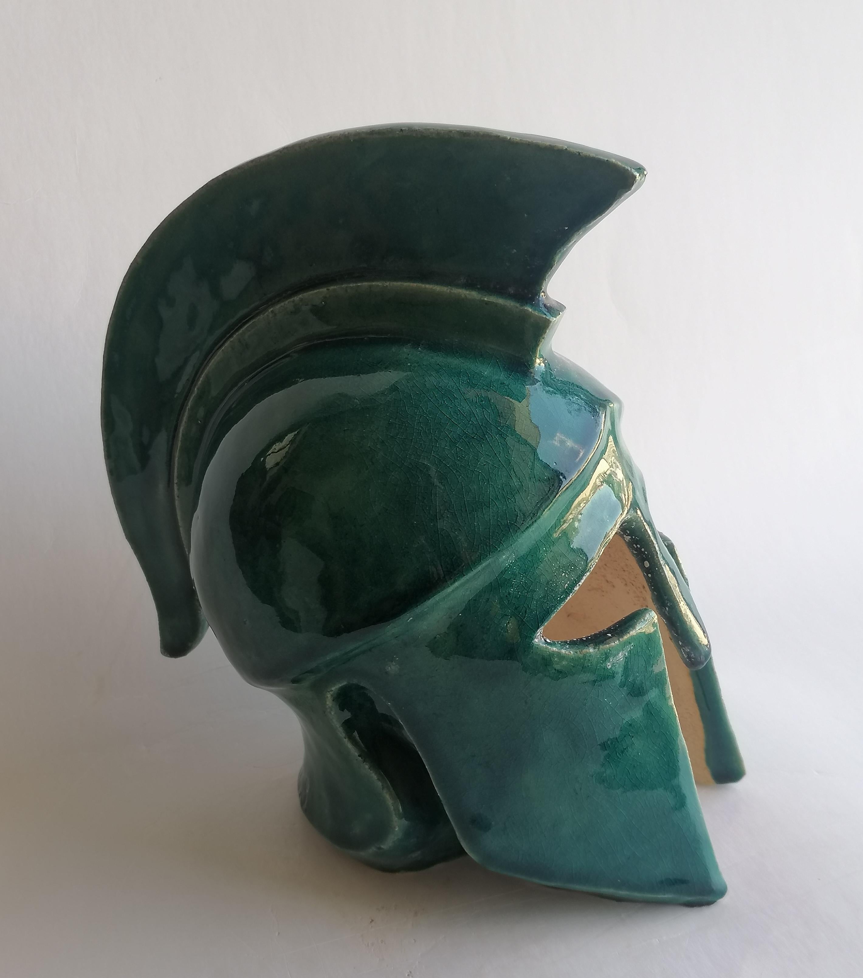 Ceramica Scultura di elmo greco corinzio fatta a mano su ceramica -made in Italy in vendita