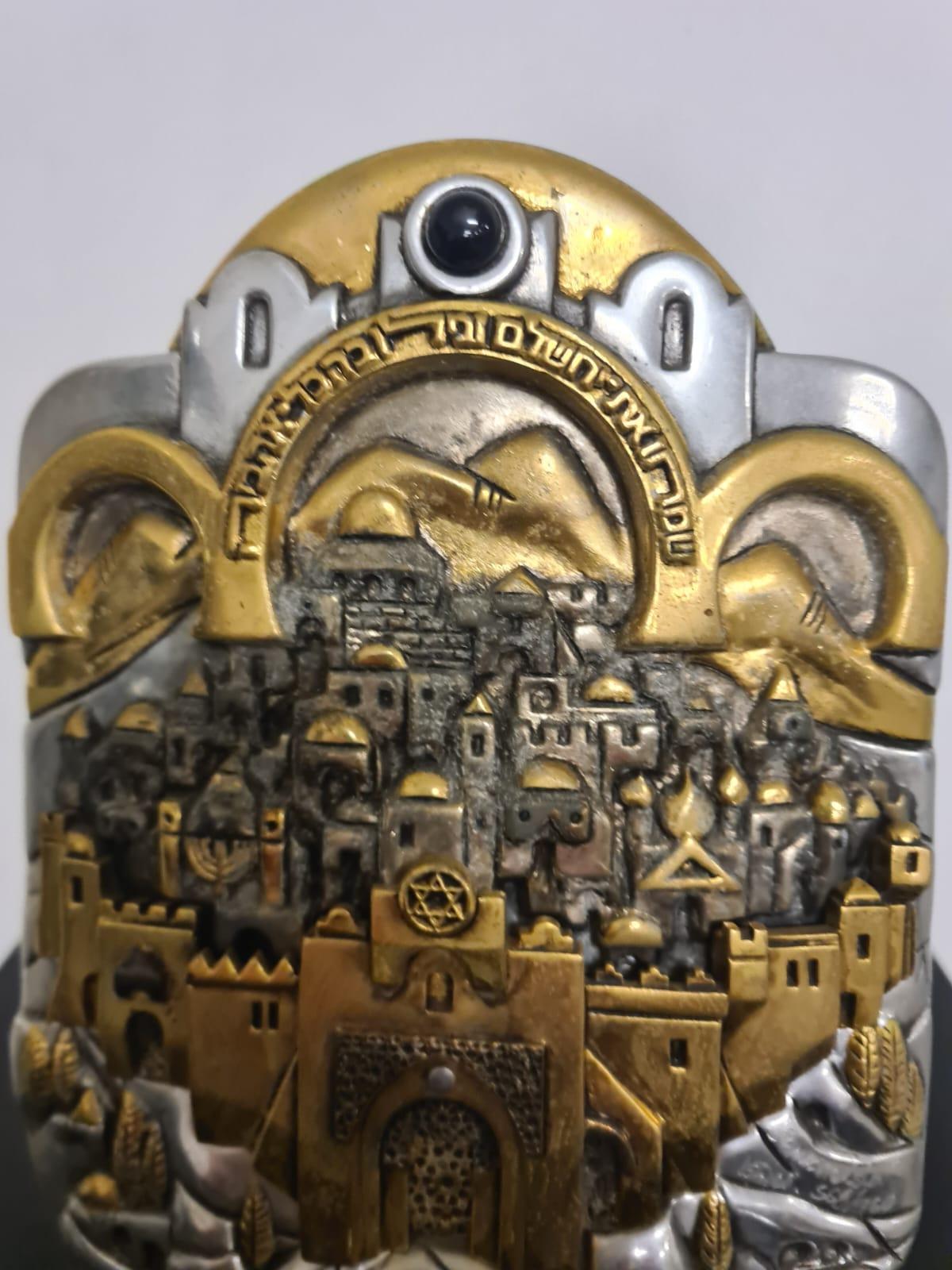 Escultura de Frank Meisler, arte judío. Chapado en plata y oro. en venta 1