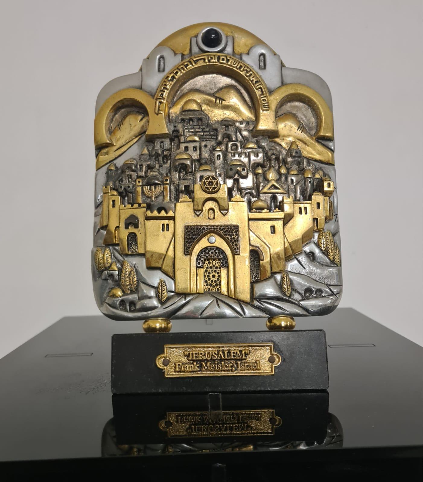 Escultura de Frank Meisler, arte judío. Chapado en plata y oro. en venta 3