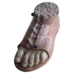fußskulptur mit feinem antiken römischen Schuhwerk - made in Italy