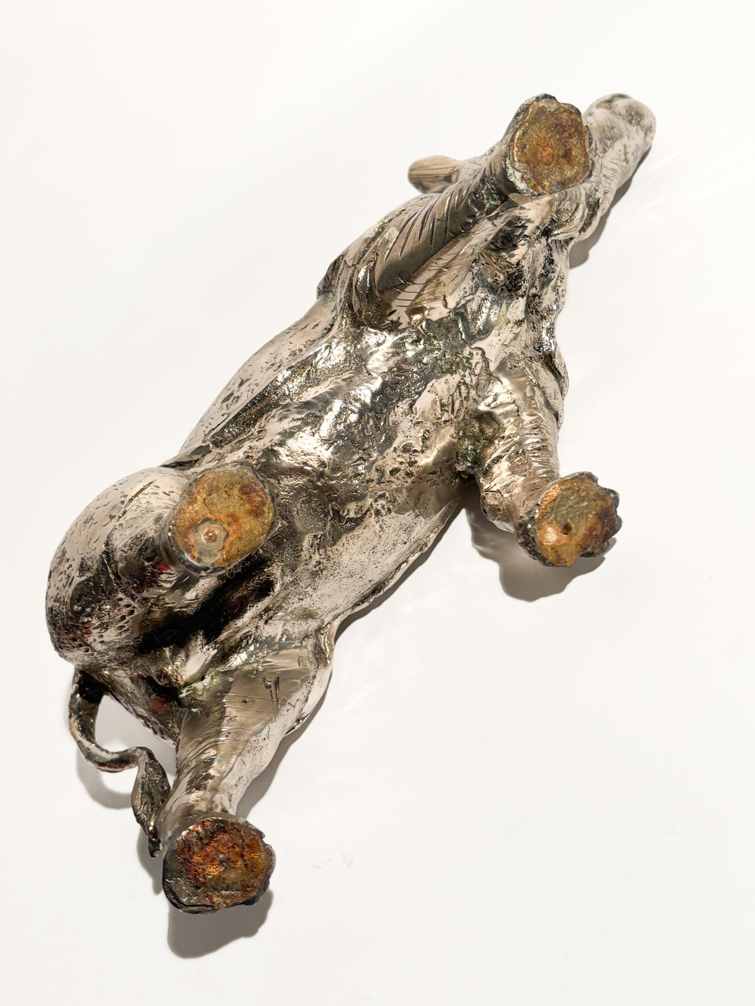Escultura rinoceronte de metal plateado años 80 en venta 3
