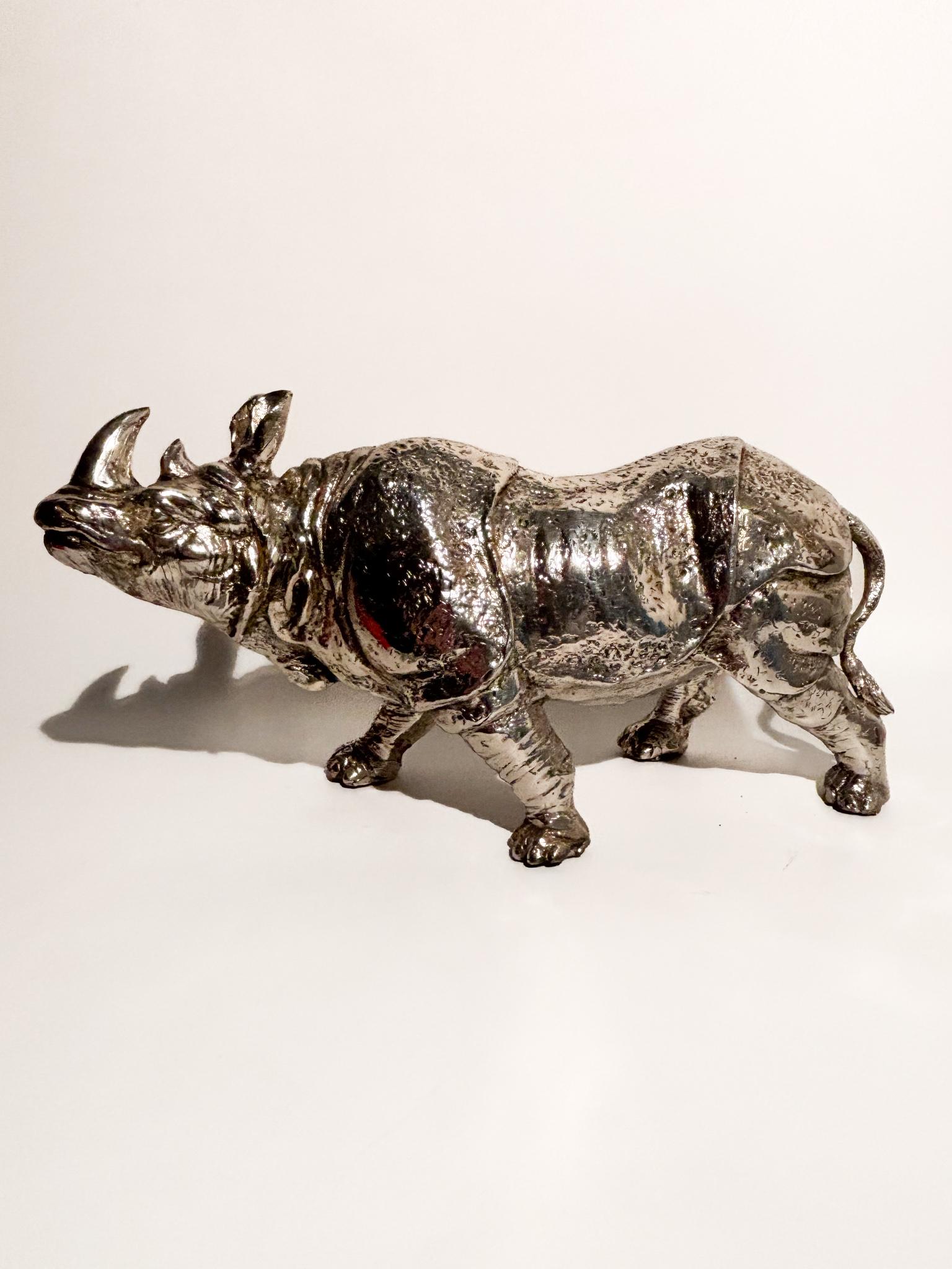 Escultura rinoceronte de metal plateado años 80 Moderno de mediados de siglo en venta