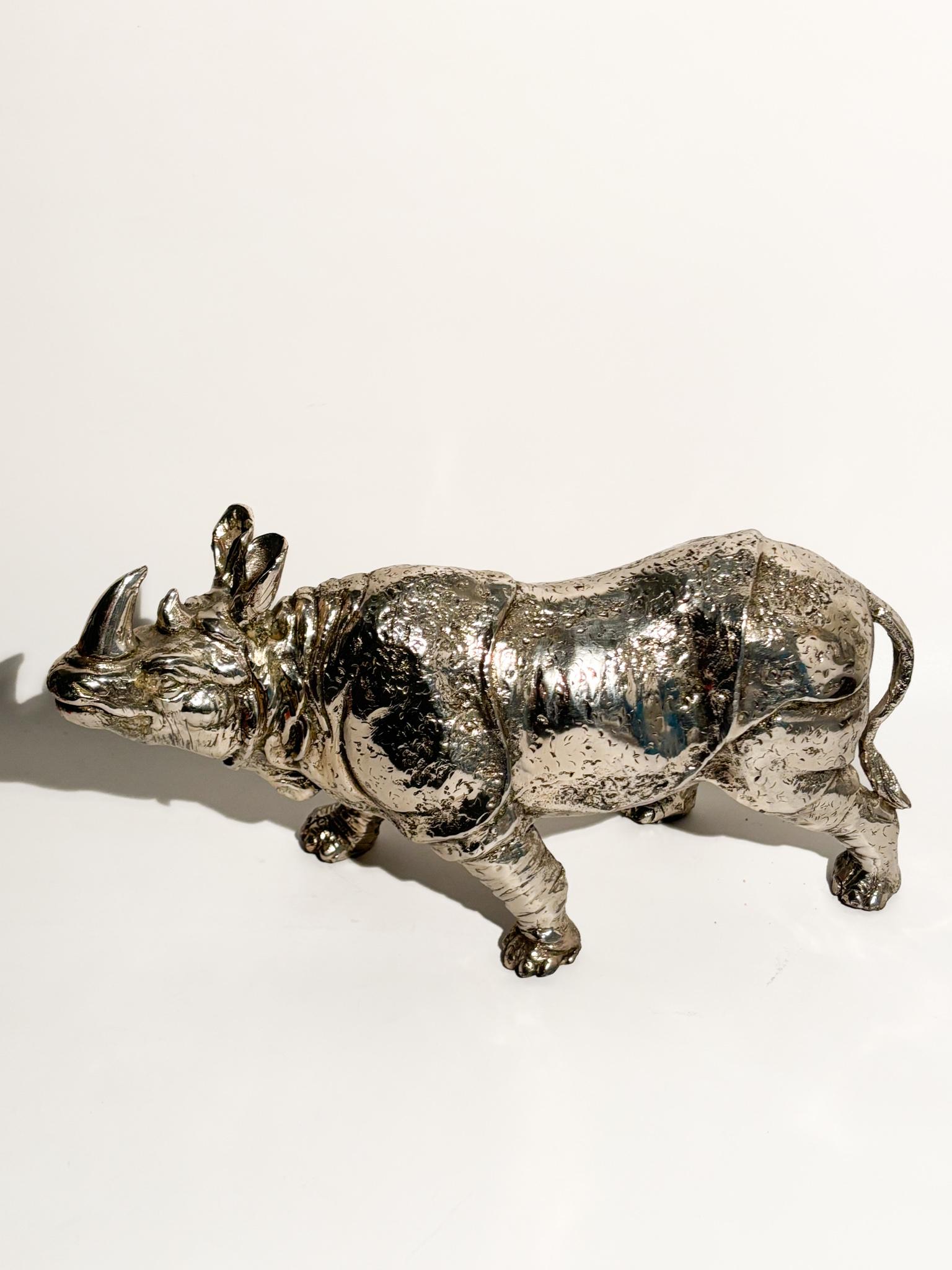 Escultura rinoceronte de metal plateado años 80 Italiano en venta