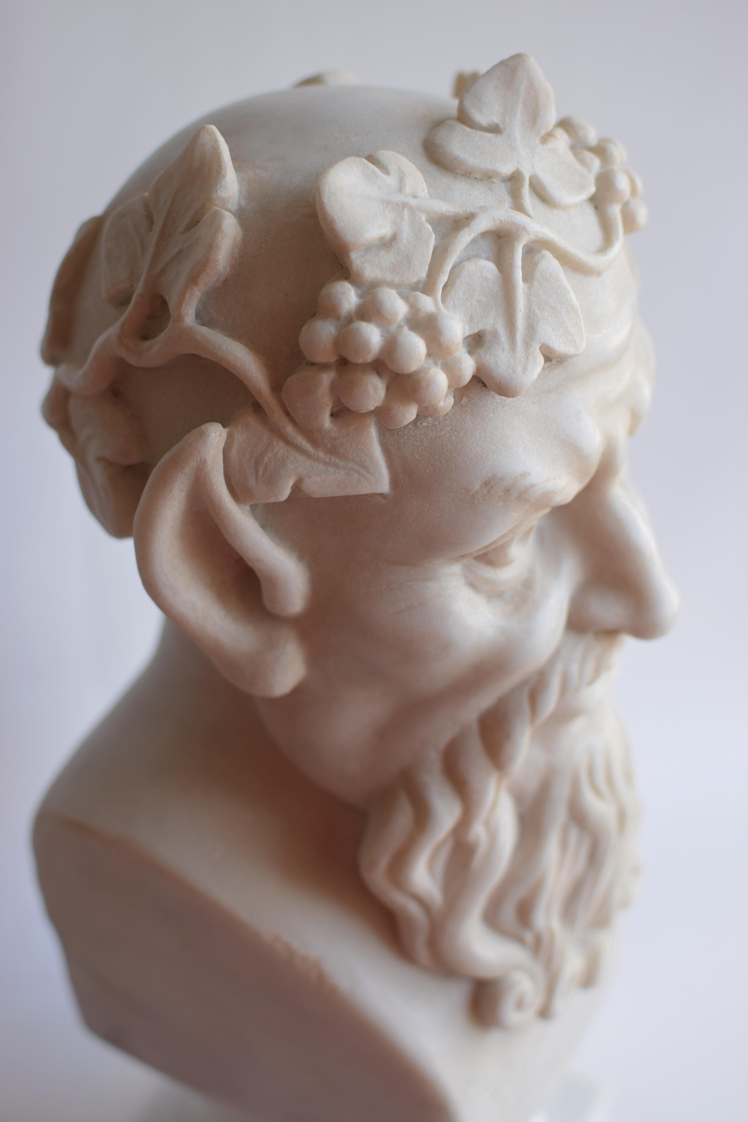 escultura sátiro de mármol blanco de Carrara -fabricada en Italia Mármol de Carrara en venta