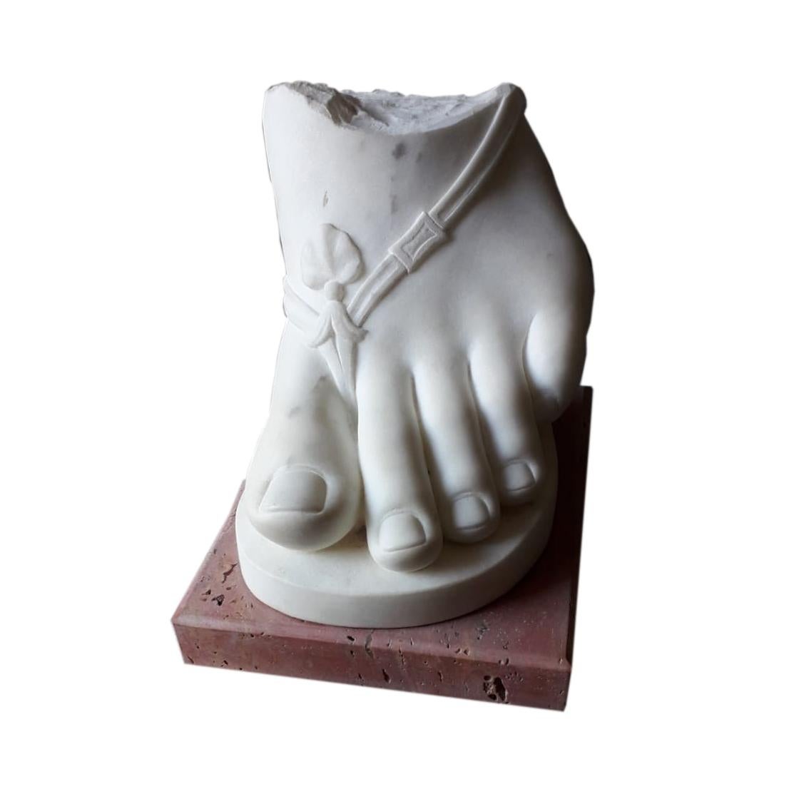 skulptur eines klassischen Fußes - statuarischer weißer Marmor - hergestellt in Italien im Zustand „Gut“ im Angebot in Tarquinia, IT