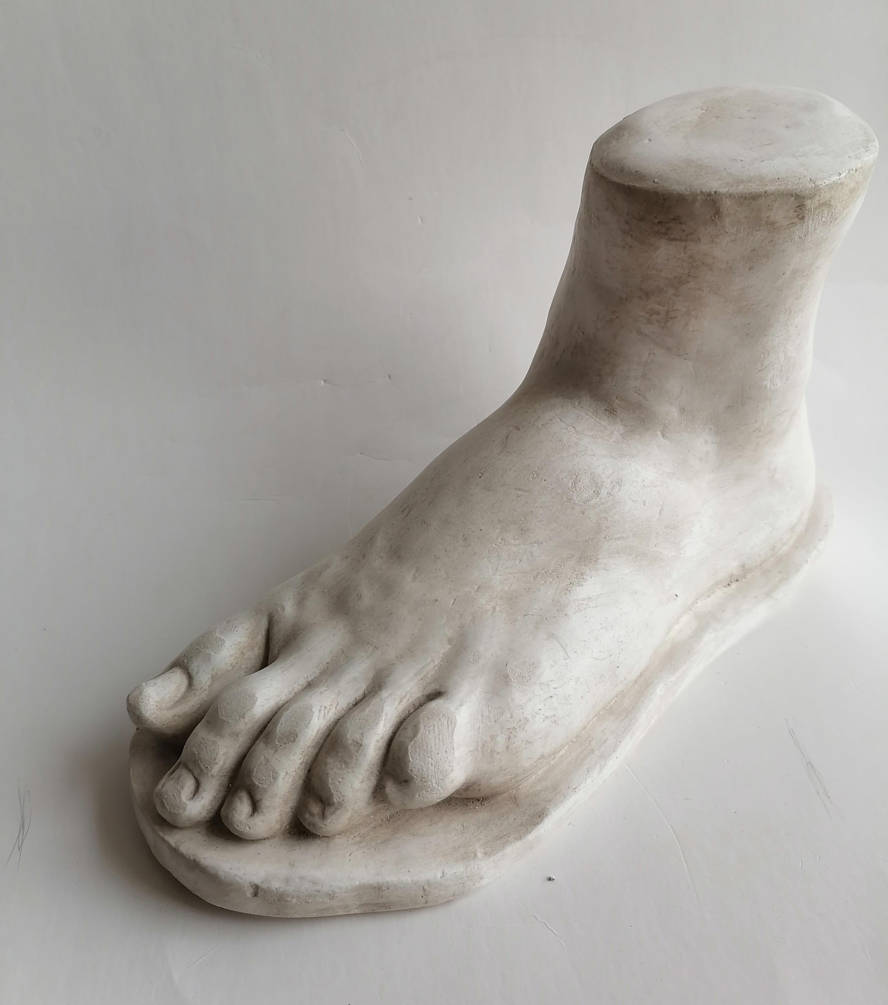 skulptur, Fuß, Fußmodell, griechischer Fuß, Studio-Fußmodell, klassisches Fußmodell.
Ateliermodell für einen Fuß in Lebensgröße.
skulptur aus Marmorine Impasto, einem Bindemittel, das auch Brüsseler Marmor genannt wird
Diese Modelle sind häufig in