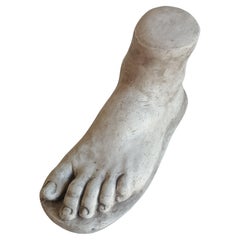 Scultura di un Piede in Stil classico – Impasto di Marmorina (marmo d Bruxelles)