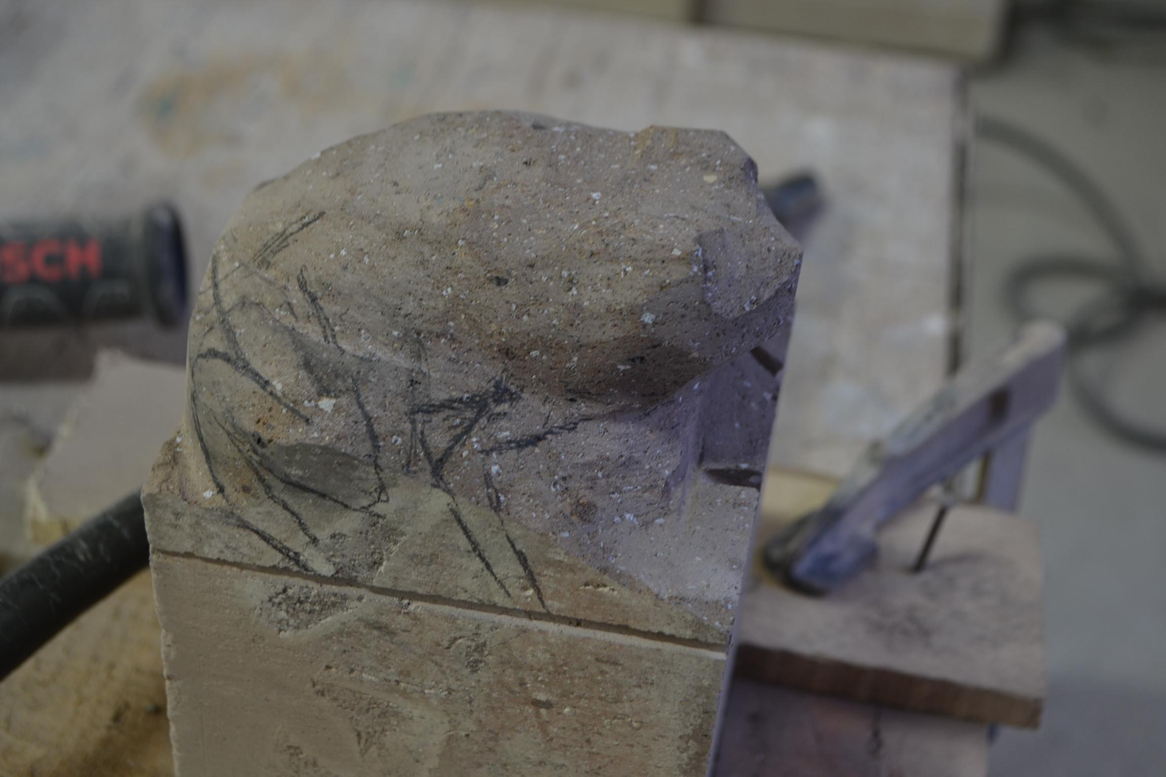 skulptur eines Frosches auf emailliertem Vulkangestein - Einzelstück - hergestellt in Italien im Zustand „Hervorragend“ im Angebot in Tarquinia, IT