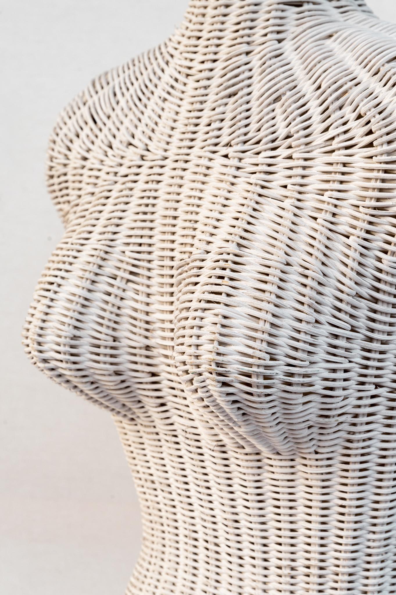 Mid-Century moderno Scultura Femminile in vimini, Anni '70 in vendita