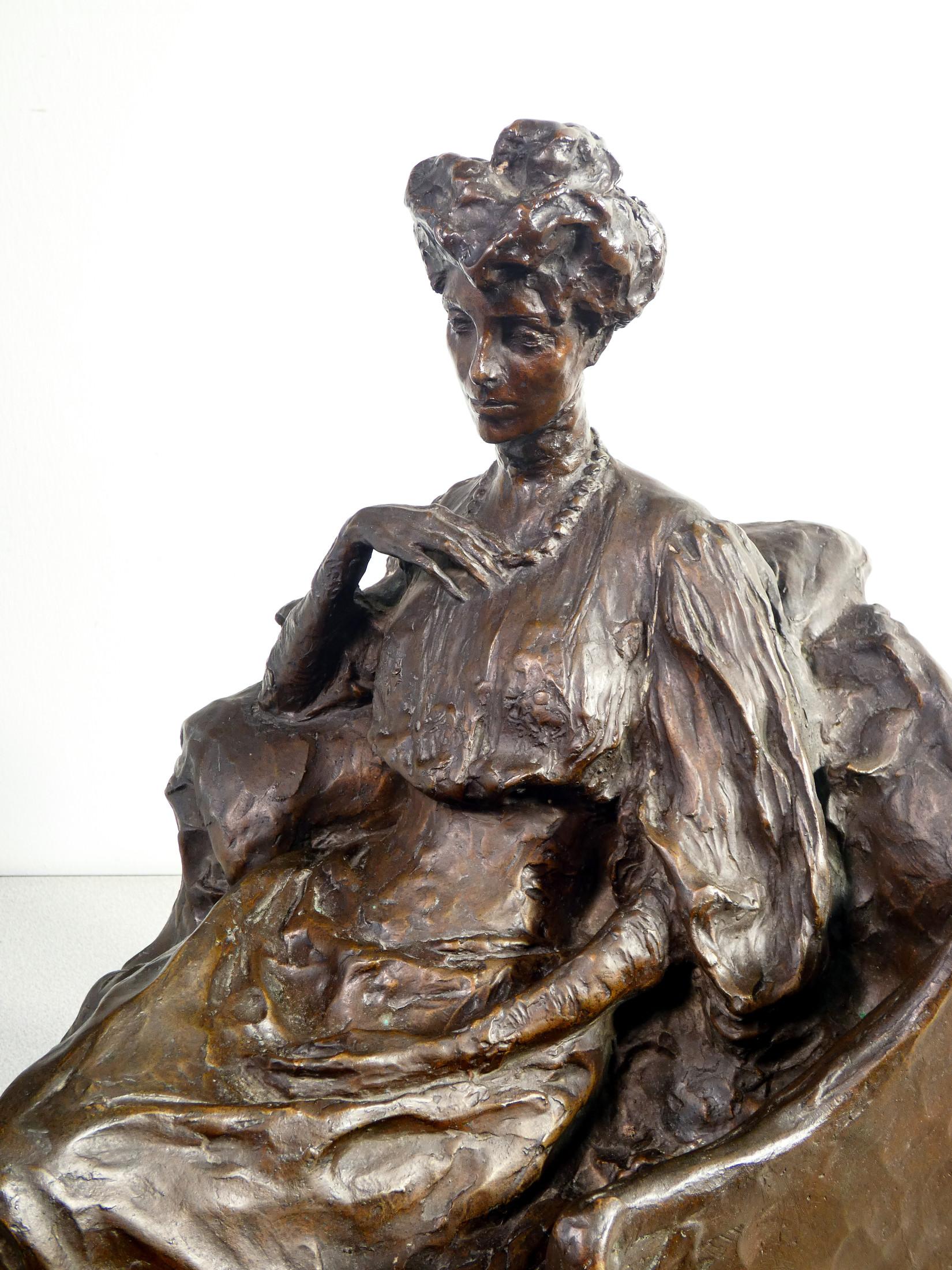 Sculpture signed E. RUBINO Seated woman, Art Nouveau style. Bronze. Turin, 1906 2