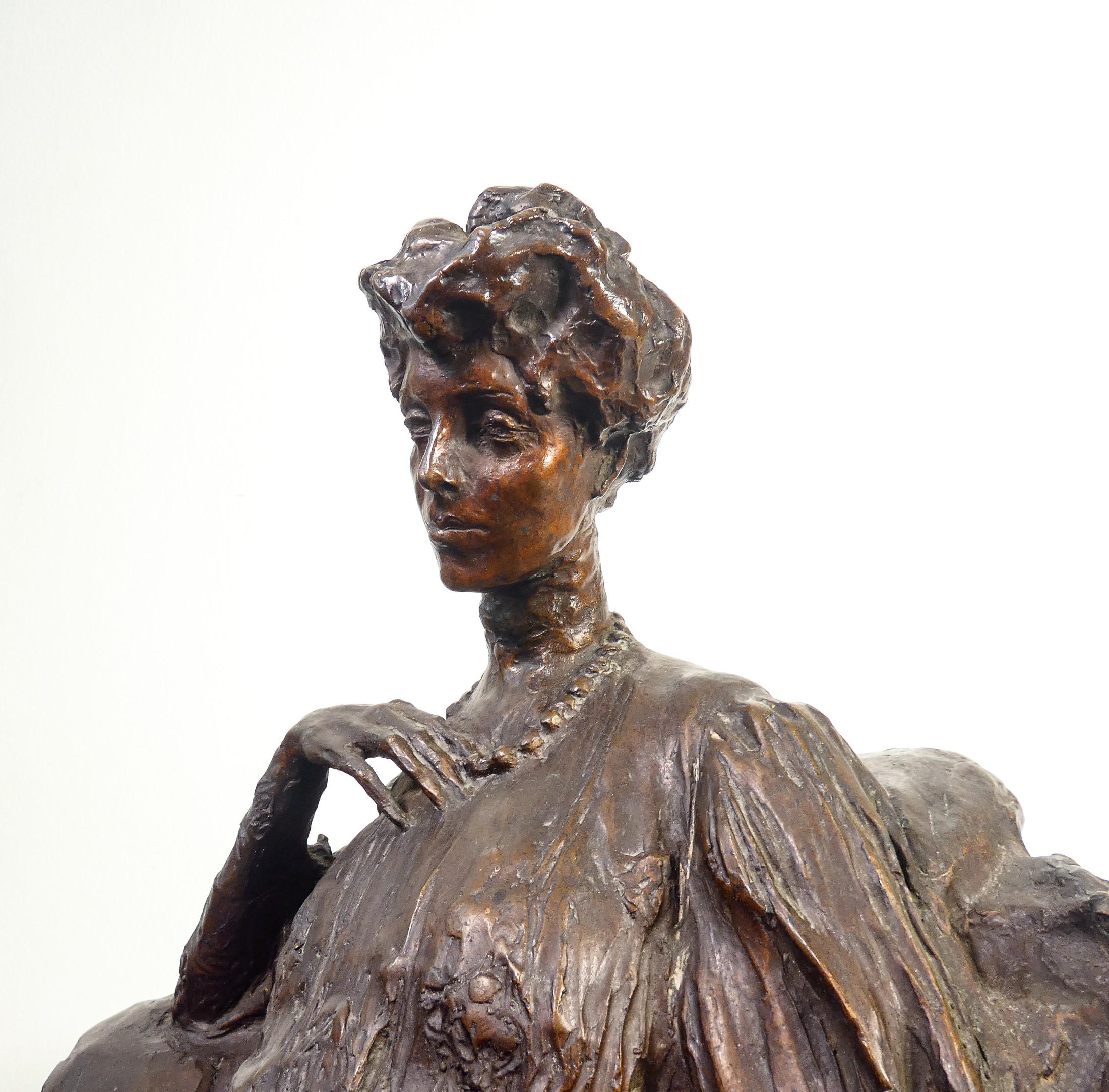 Sculpture signed E. RUBINO Seated woman, Art Nouveau style. Bronze. Turin, 1906 3