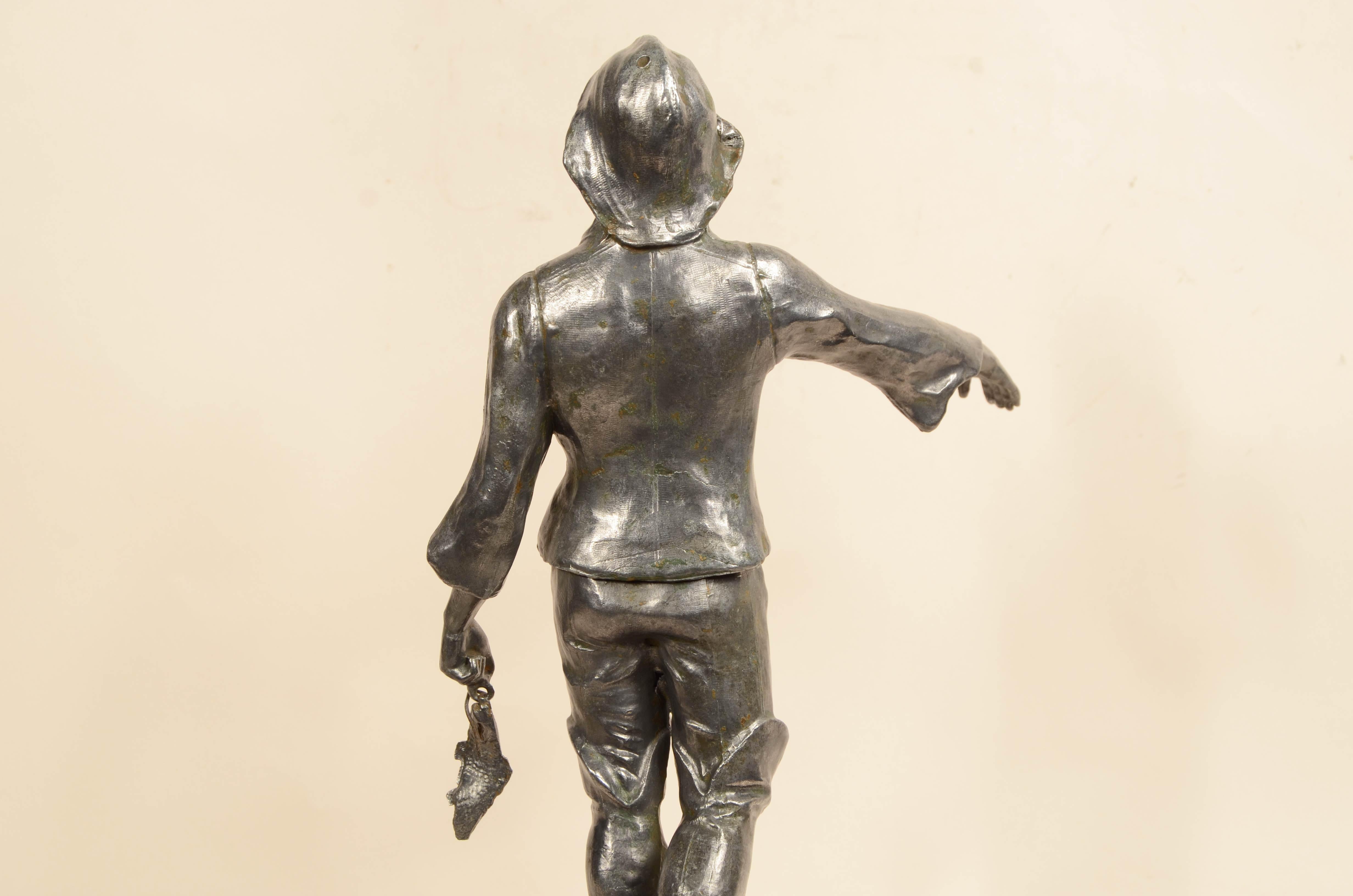 Antimon-Skulptur mit der Darstellung eines Matrosen Französische Herstellung Anfang des 20 im Angebot 9