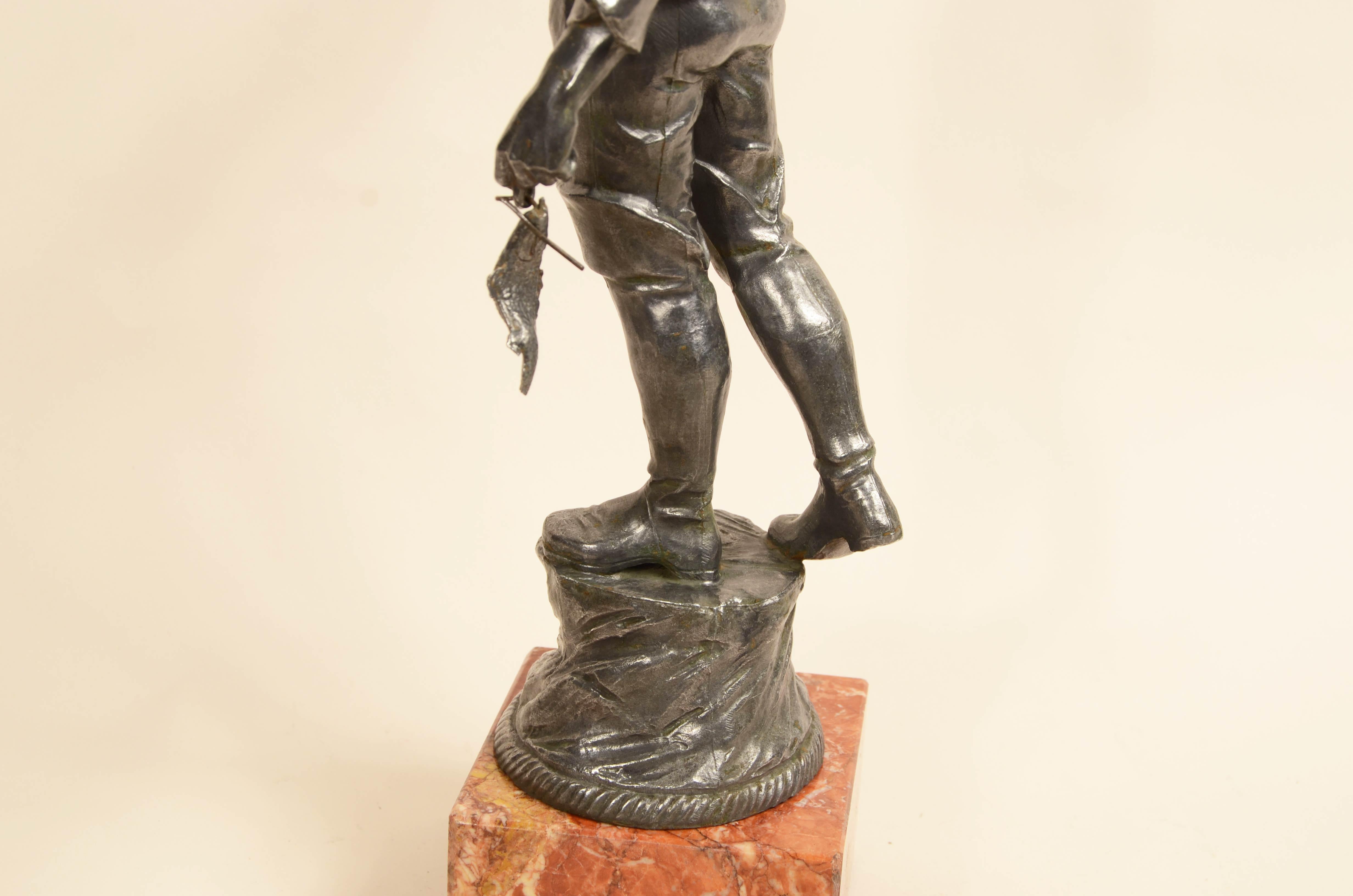 Antimon-Skulptur mit der Darstellung eines Matrosen Französische Herstellung Anfang des 20 im Angebot 10