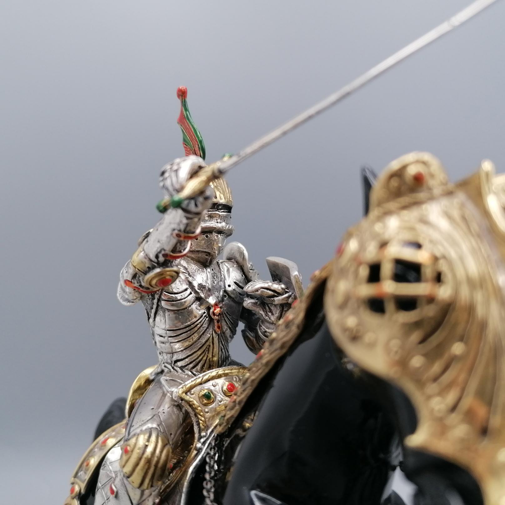 Italienische Skulptur aus 925er Silber mit Darstellung eines russischen Ritters in Rüstung   (Sterlingsilber) im Angebot