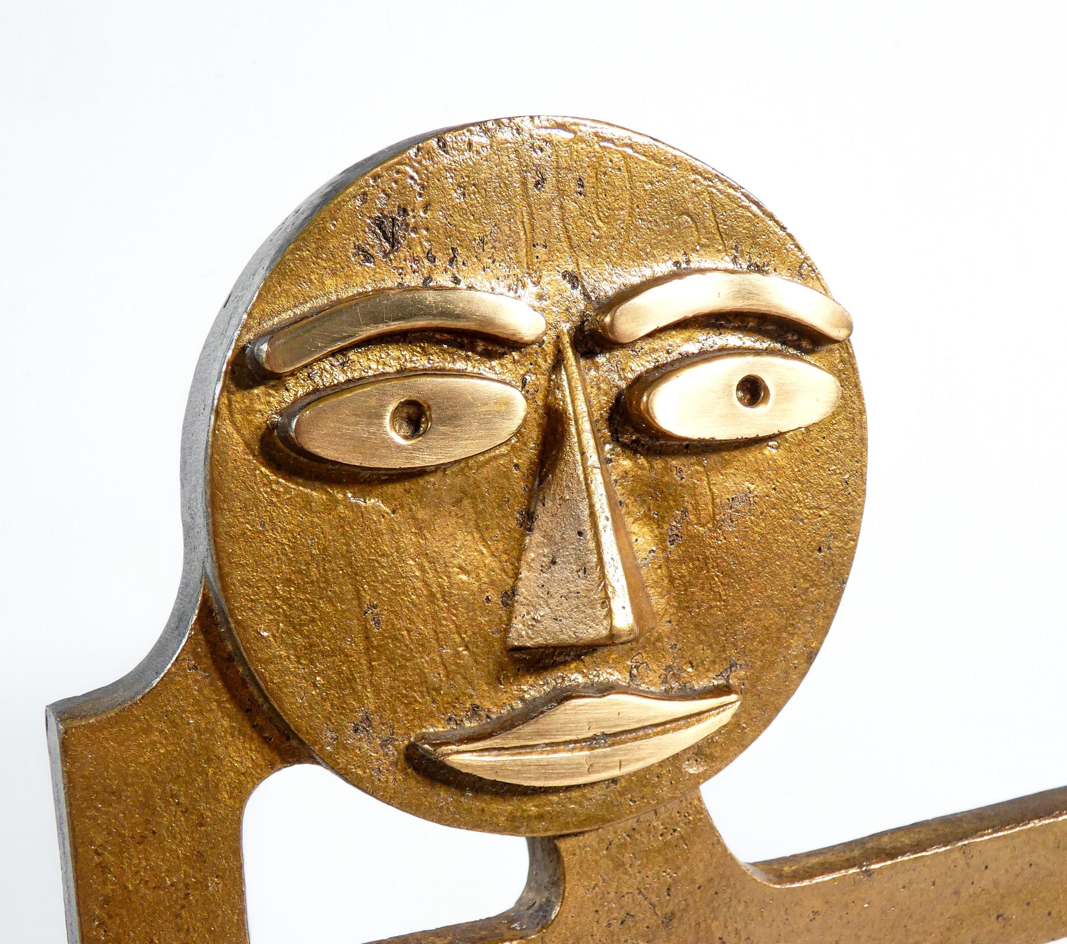 Sculpture en bronze de Mario MOLINARI. Figure avec roues et piston. Italie, années 1960 Excellent état - En vente à Torino, IT