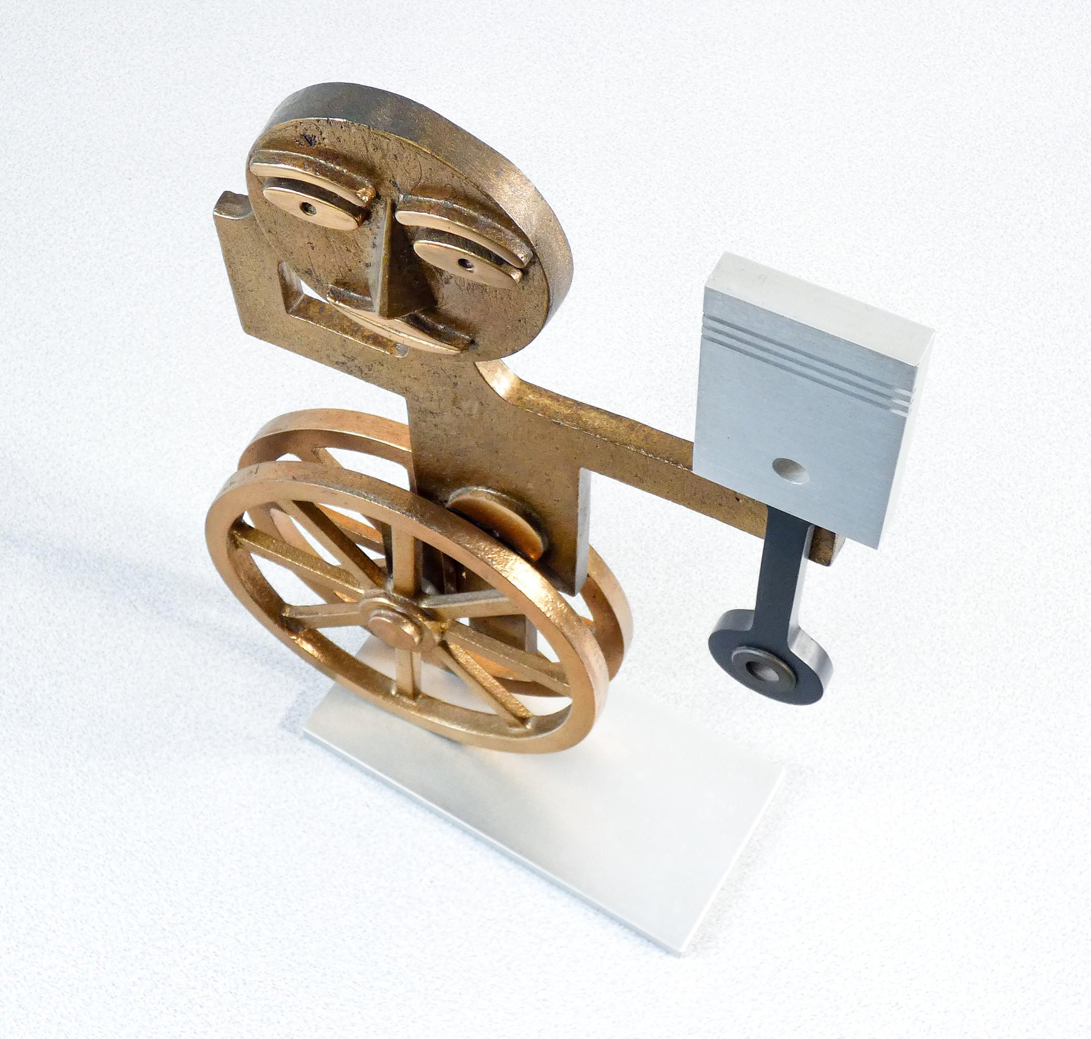 Aluminium Sculpture en bronze de Mario MOLINARI. Figure avec roues et piston. Italie, années 1960 en vente