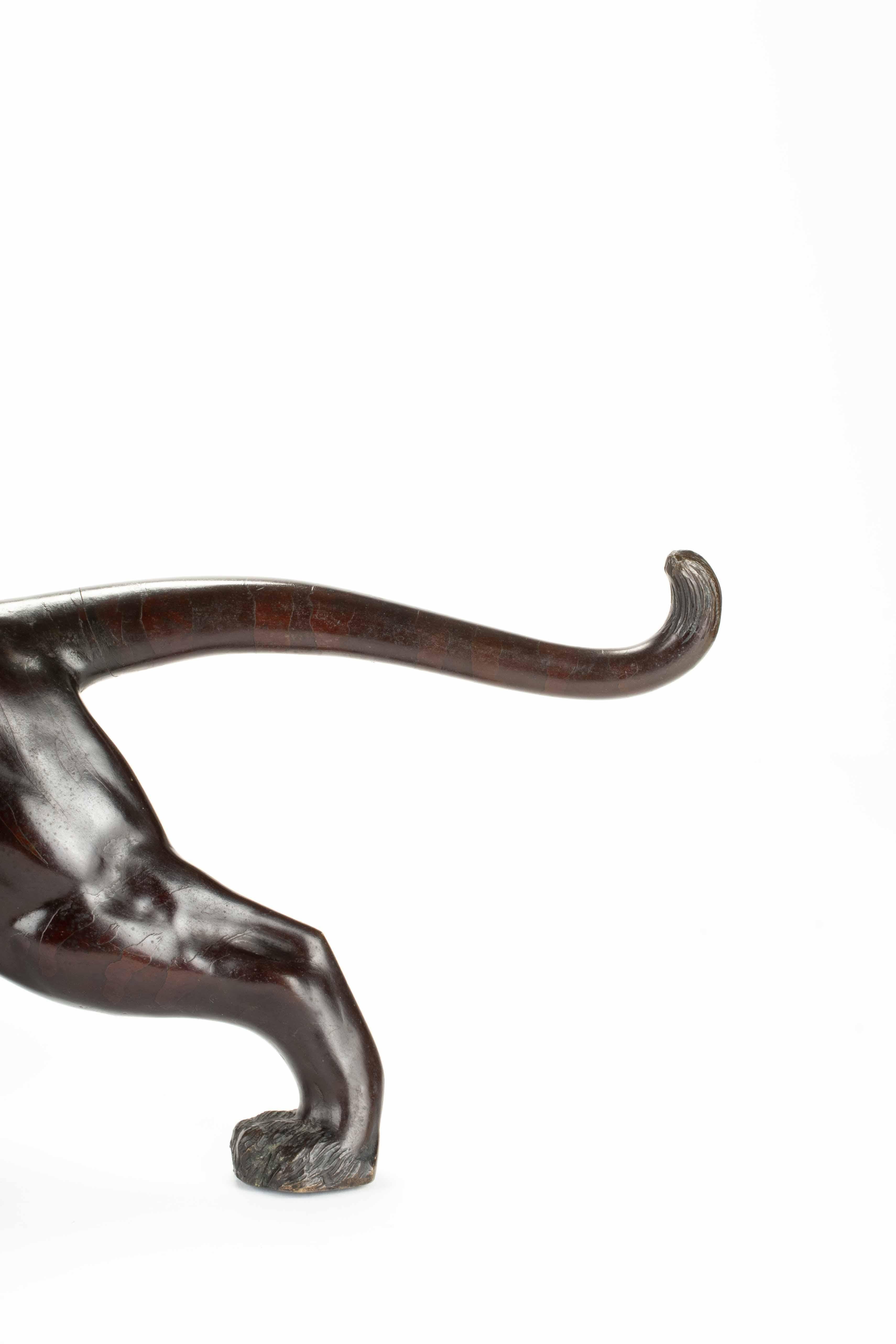 Scultura in bronzo patinato raffigurante lo studio di una potente tigre ruggente In condizioni ottime in vendita a Milano, IT