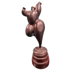 Scultura in bronzo raffigurante sinuoso corpo femminile