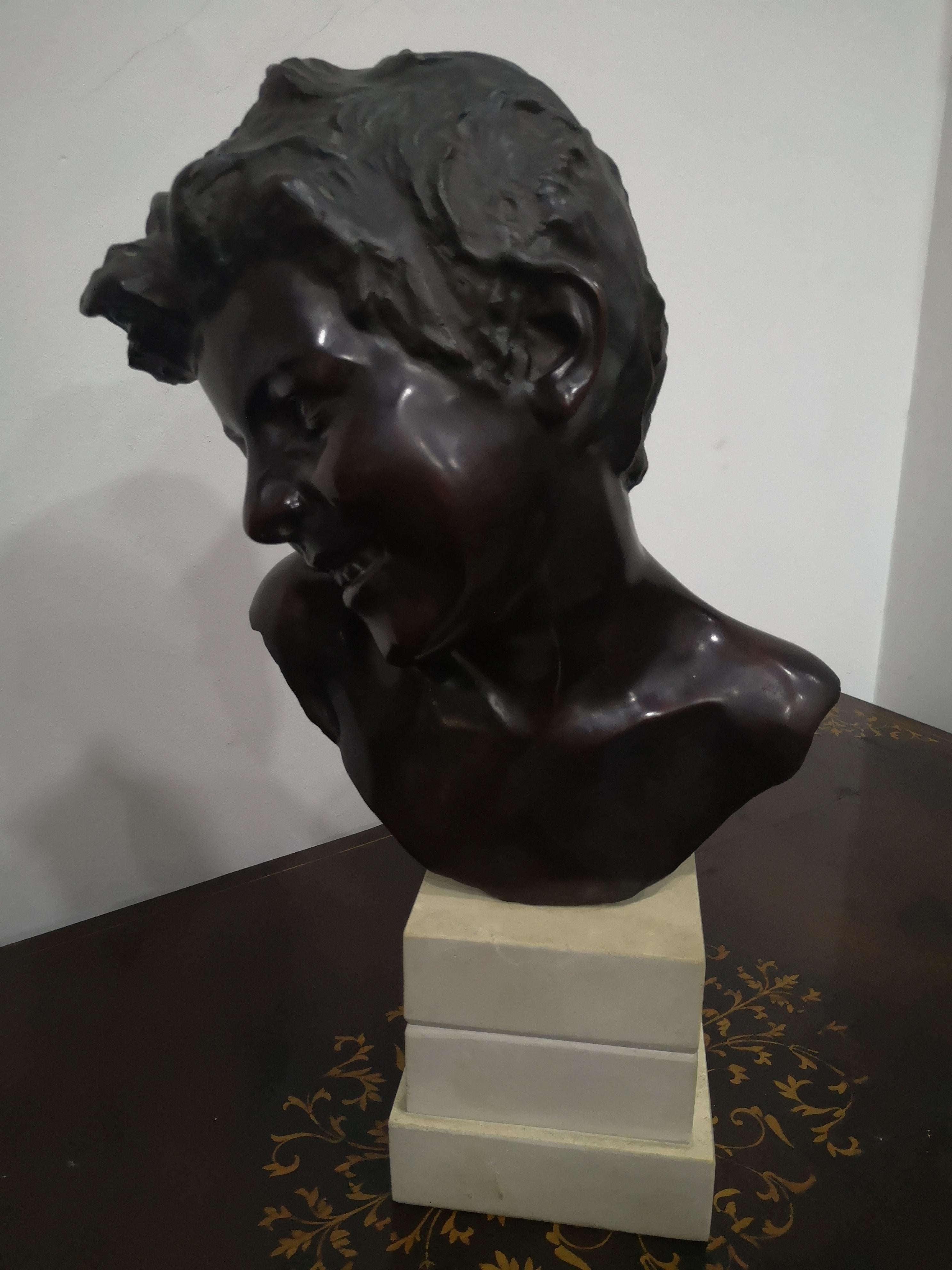 Scultura in bronzo Testa di giovane di Giuseppe Franzese inizi 900 in vendita 1