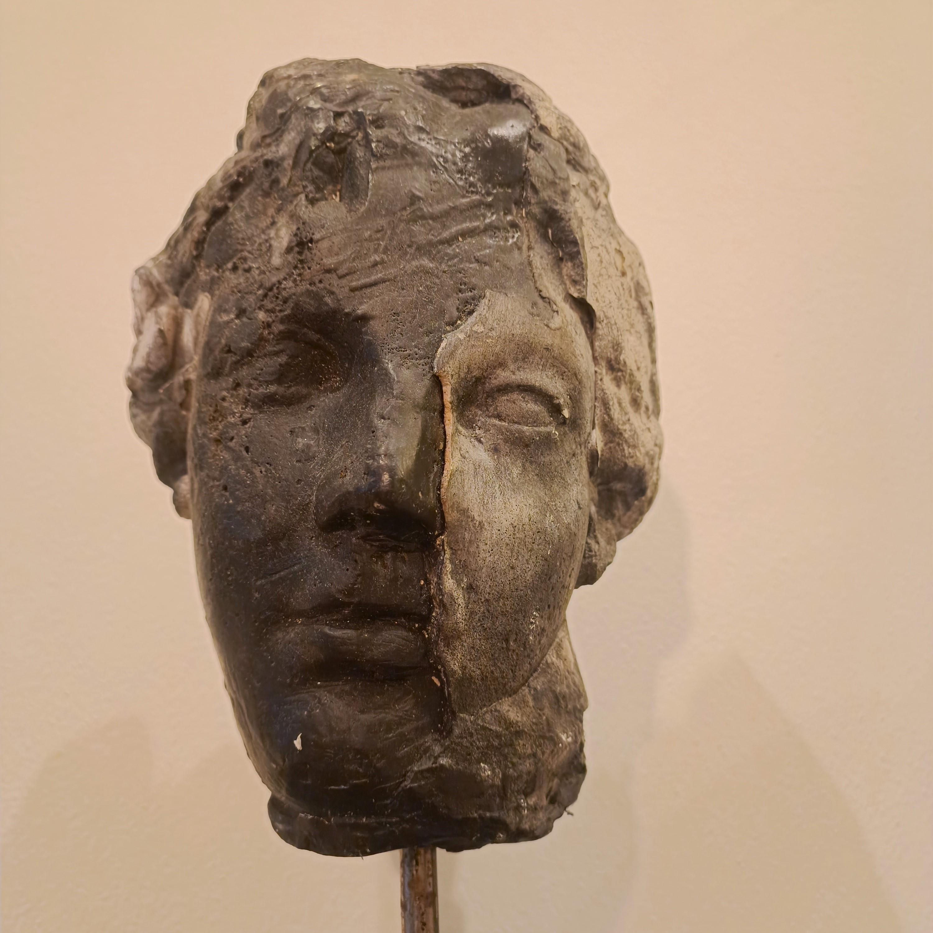 Scultura in cera, gesso e black carbon “ Il volto”  di Alessandro La Motta In condizioni ottime in vendita a Villa Verucchio, Emilia-Romagna