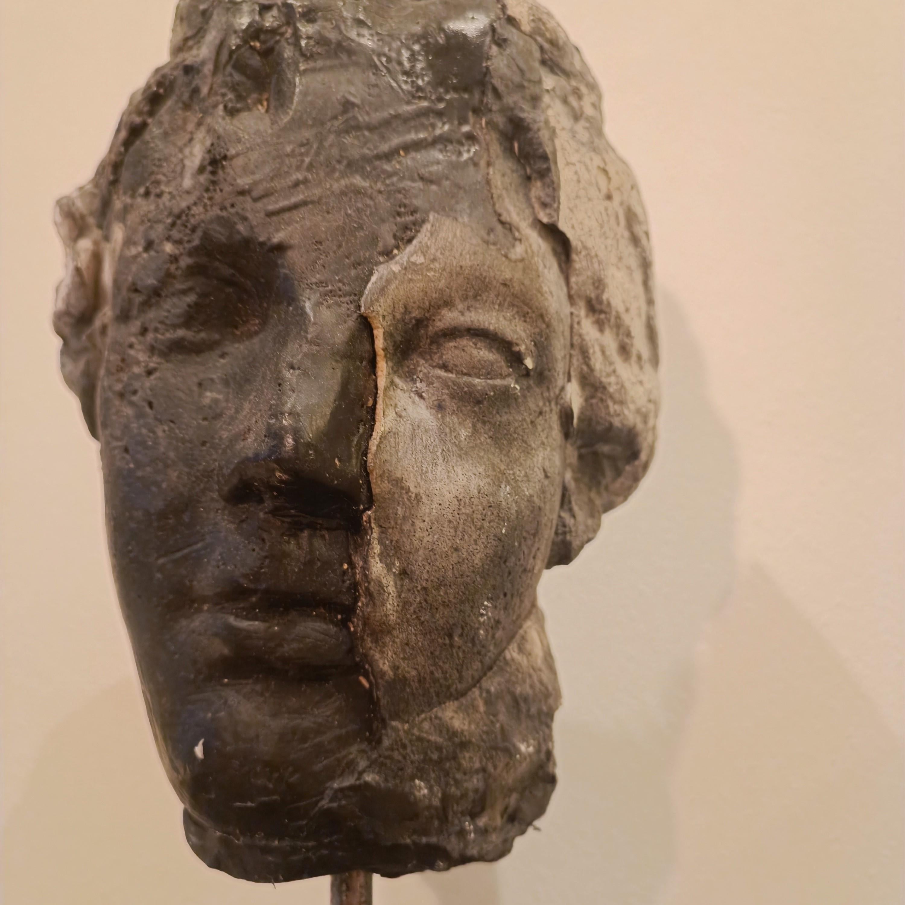 Scultura in cera, gesso e black carbon “ Il volto”  di Alessandro La Motta in vendita 1