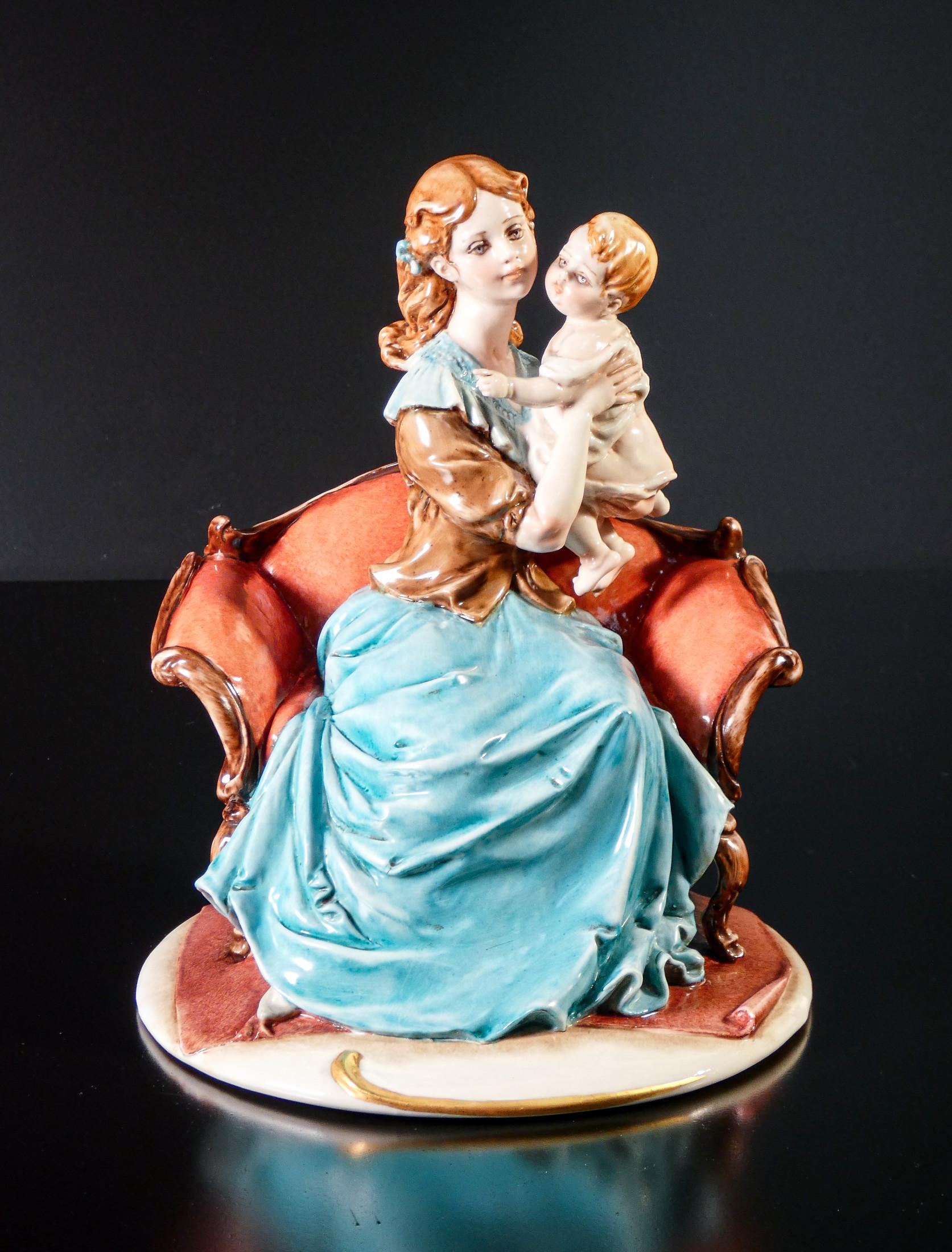 Scultura in ceramica di
Donna con Bambino.
Bruno MERLI,
Capodimonte.

ORIGINE
Capodimonte

PERIODO
Novecento

MARCA
MERLI
Manifattura ceramica attiva a partire nella seconda metà del secolo a Capodimonte, in provincia di Napoli, ad opera di Bruno