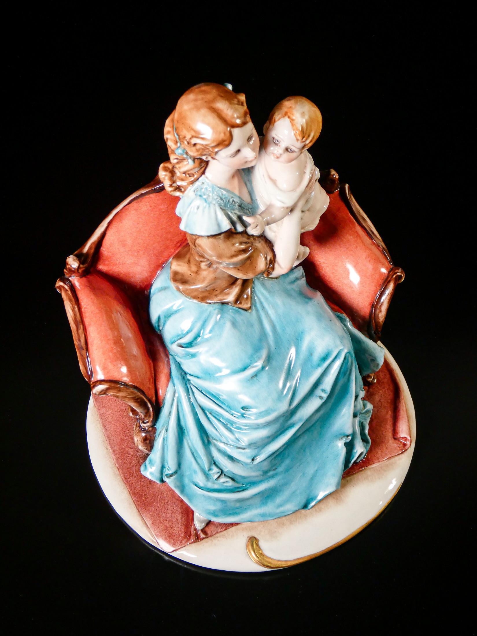 Scultura in ceramica di Donna con Bambino. Bruno MERLI, Capodimonte In condizioni buone a Torino, IT
