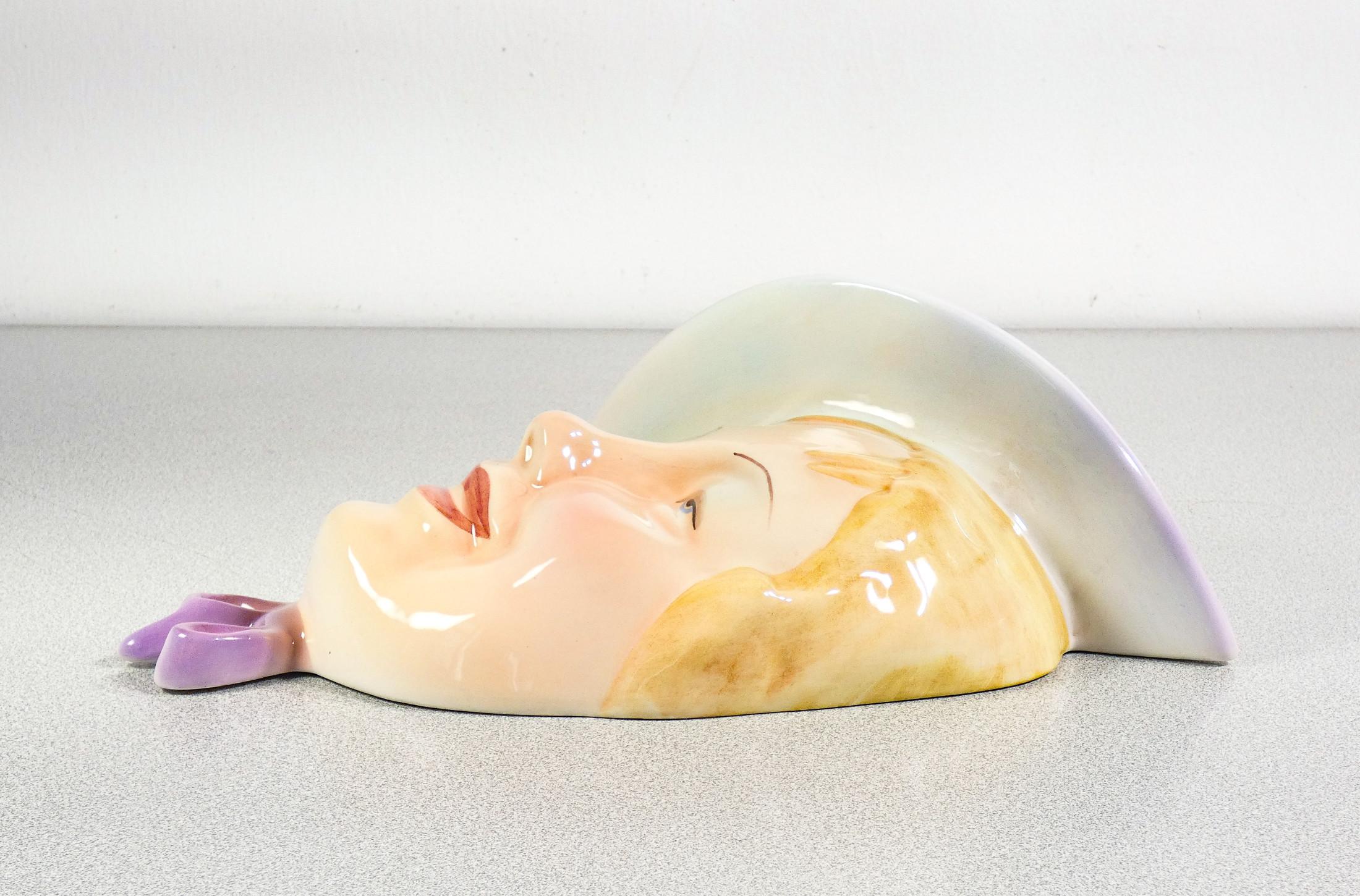 Hand-painted ceramic sculpture, Woman with hat. Antonio RONZAN. 1940s For Sale 3