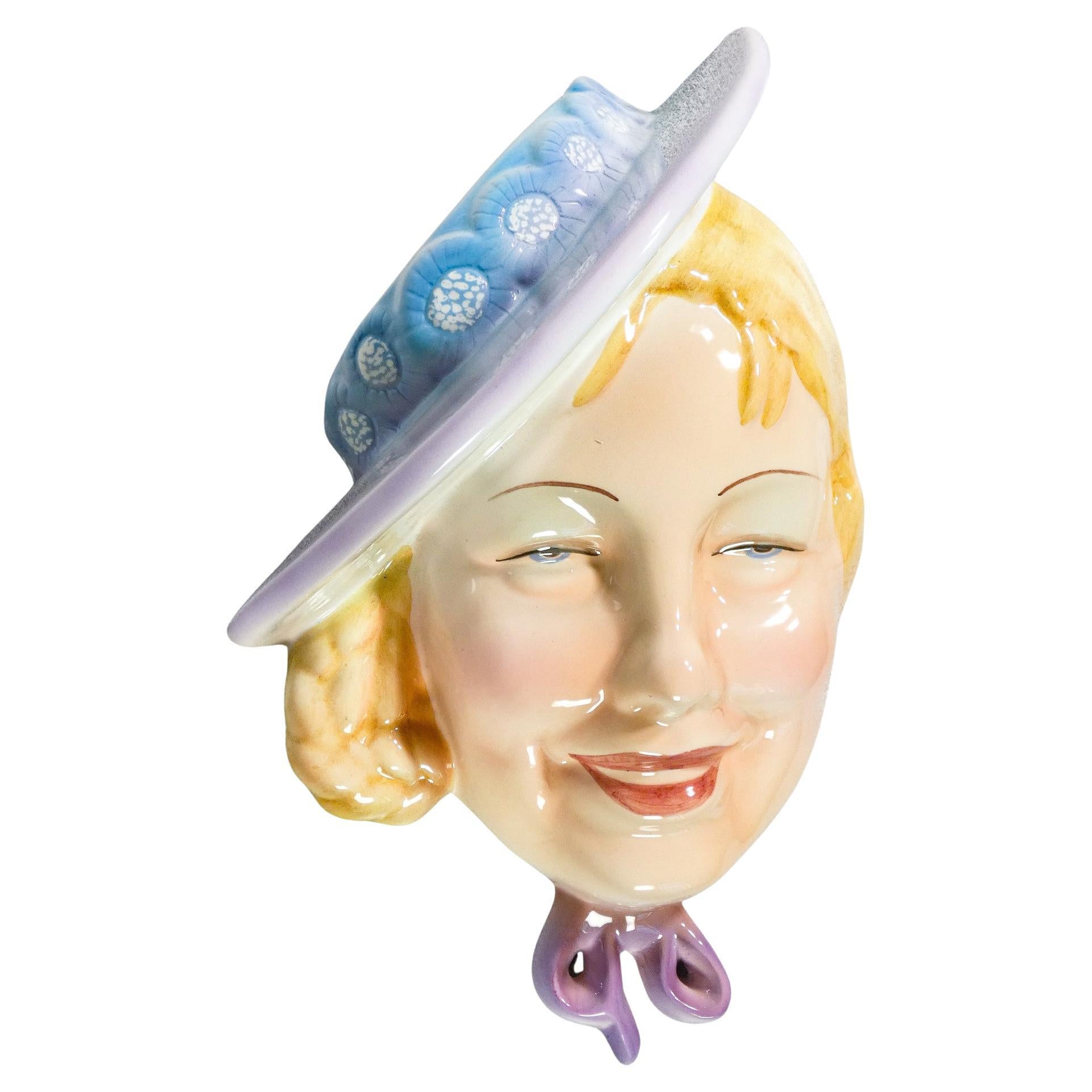 Escultura de cerámica pintada a mano, Mujer con sombrero. Antonio RONZAN. 1940s