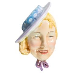 Escultura de cerámica pintada a mano, Mujer con sombrero. Antonio RONZAN. 1940s