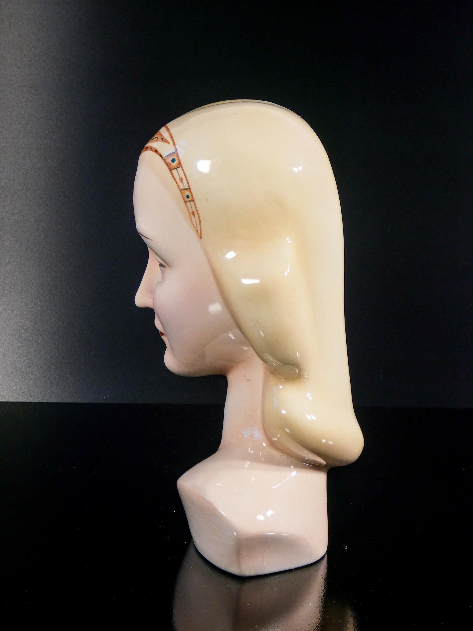 Hand-painted ceramic sculpture, Woman with tiara. Antonio RONZAN. 1940s For Sale 7