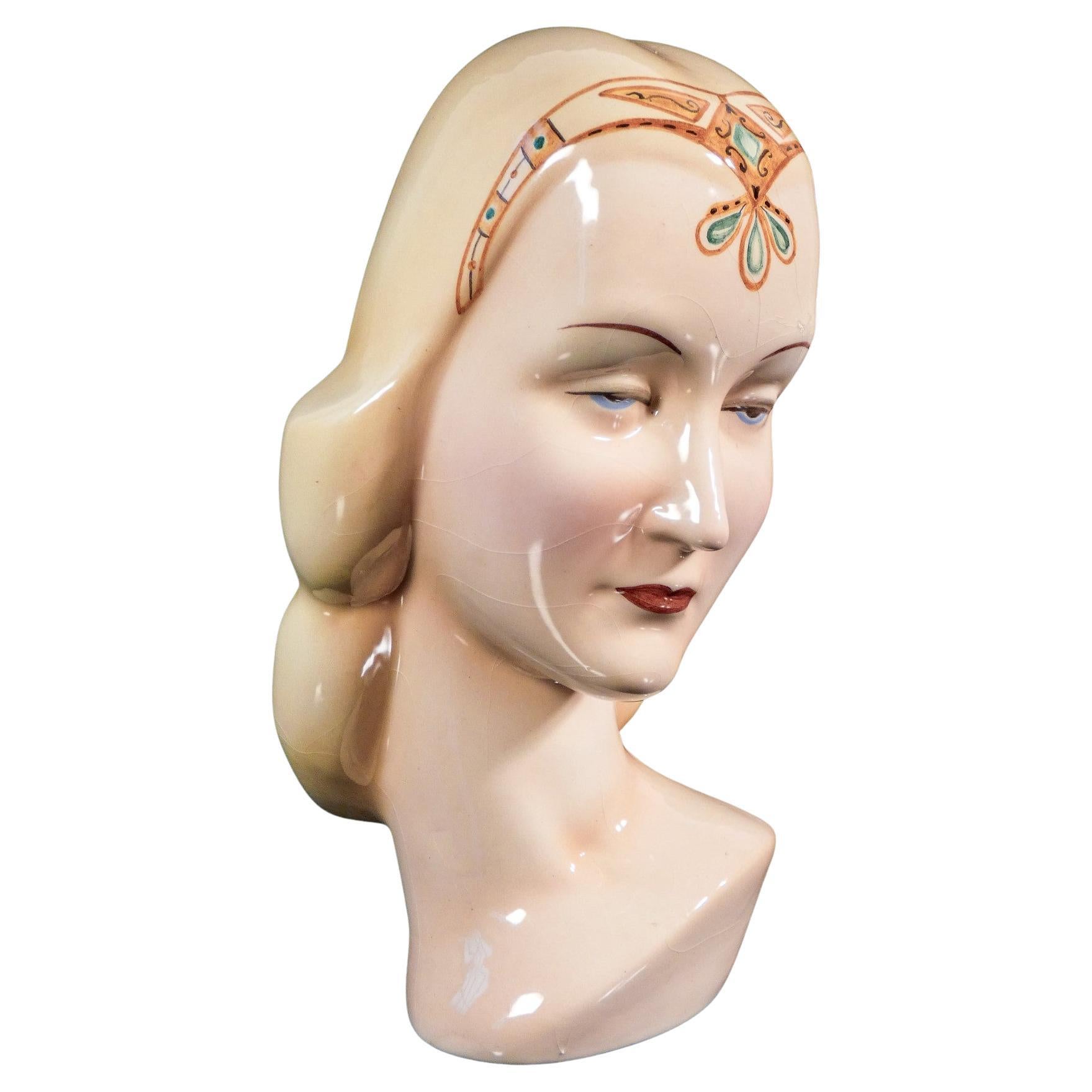 Escultura de cerámica pintada a mano, Mujer con diadema. Antonio RONZAN. 1940s