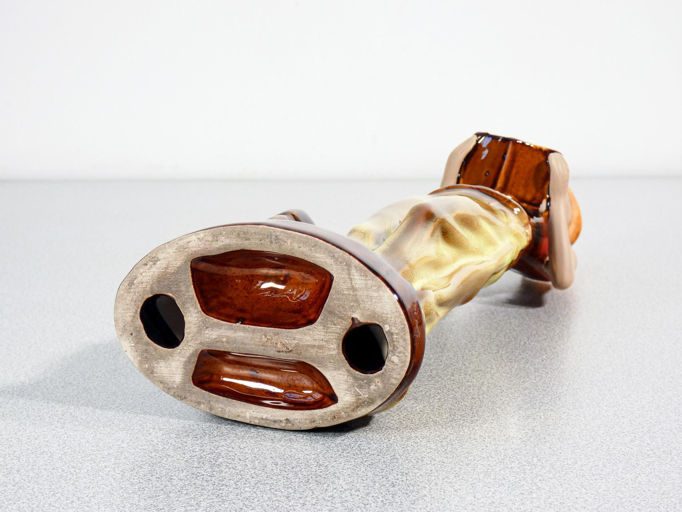 Escultura de cerámica pintada y esmaltada. Mujer con libros. Italia en venta 5