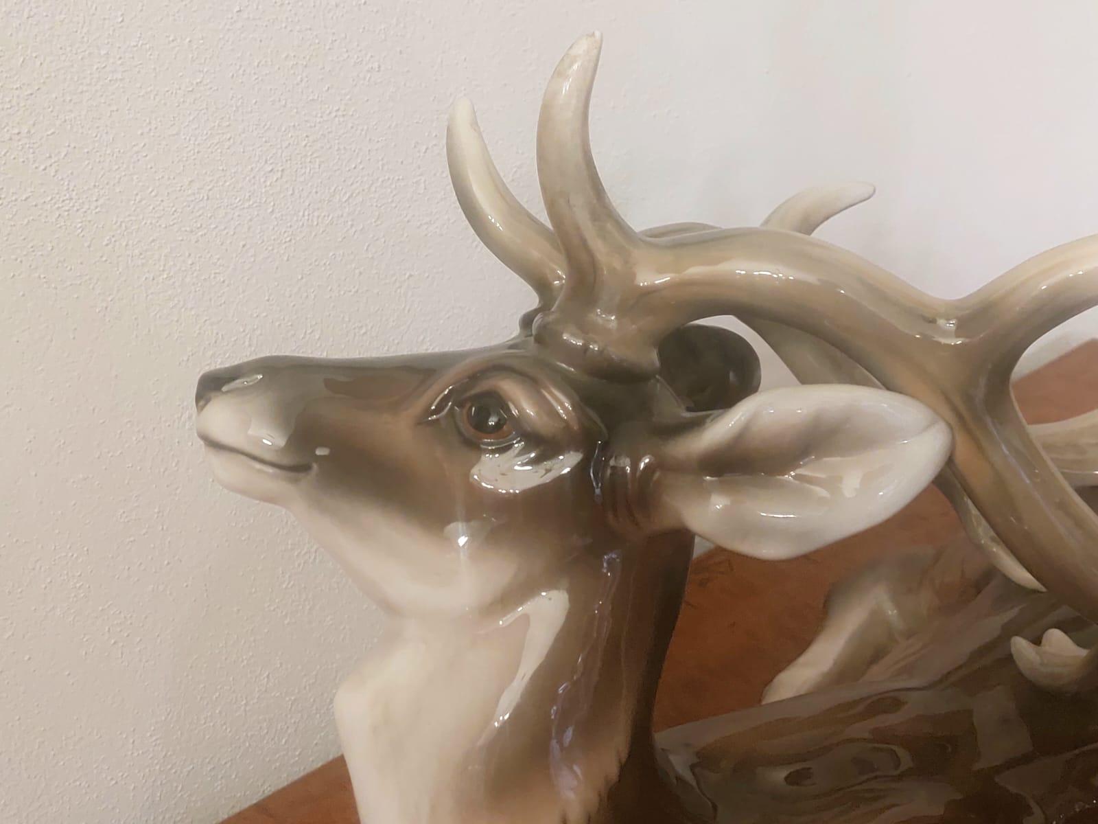Scultura en céramique Goldscheider raffigurante un cervo en vente 1