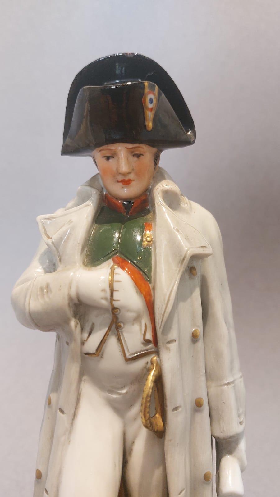 Sculpture en céramique représentant Napoléon Bonaparte Bon état - En vente à Milano, IT