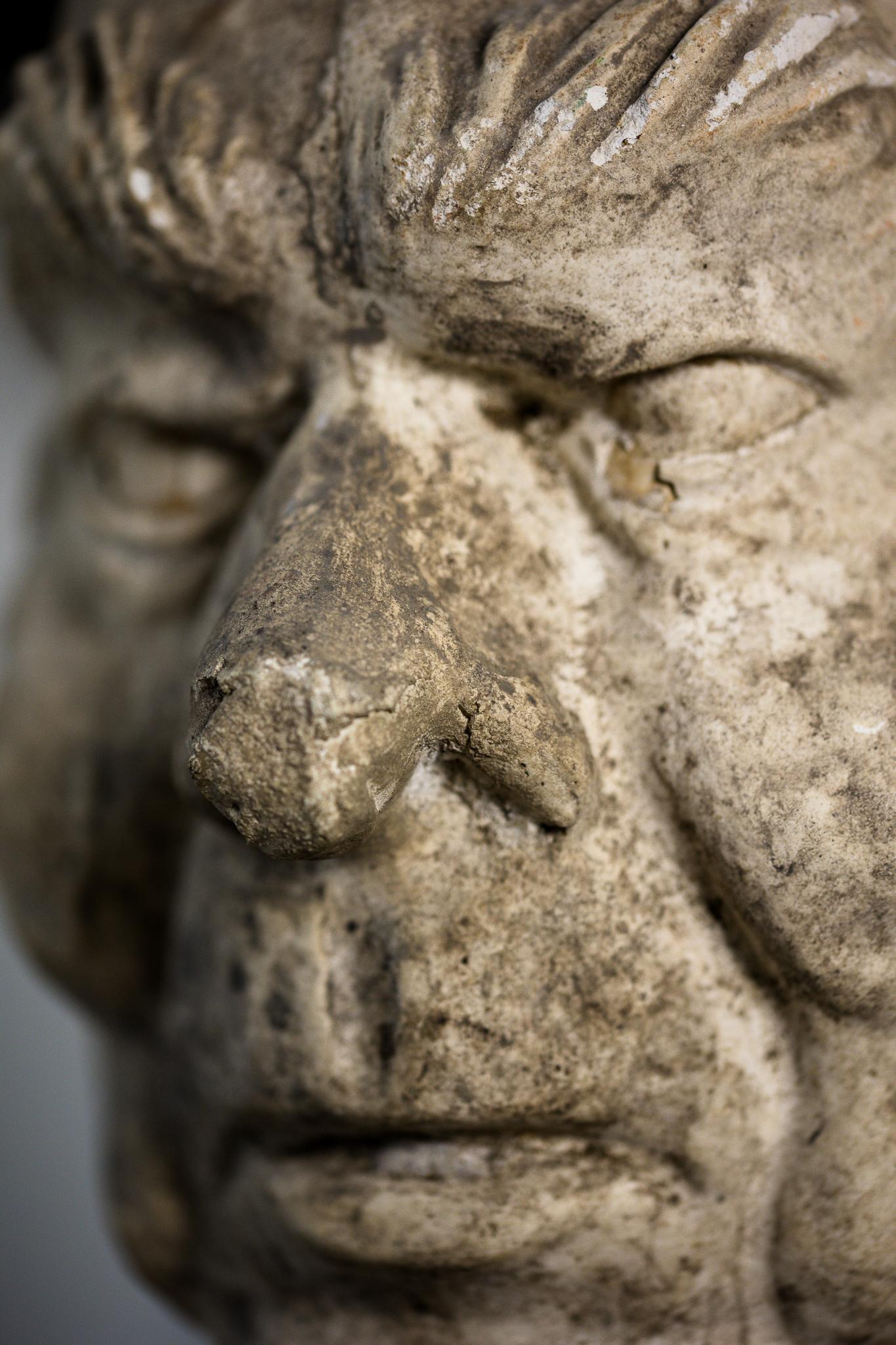 Scultura in gesso raffigurante testa di uomo - anni '60 Italiano en venta