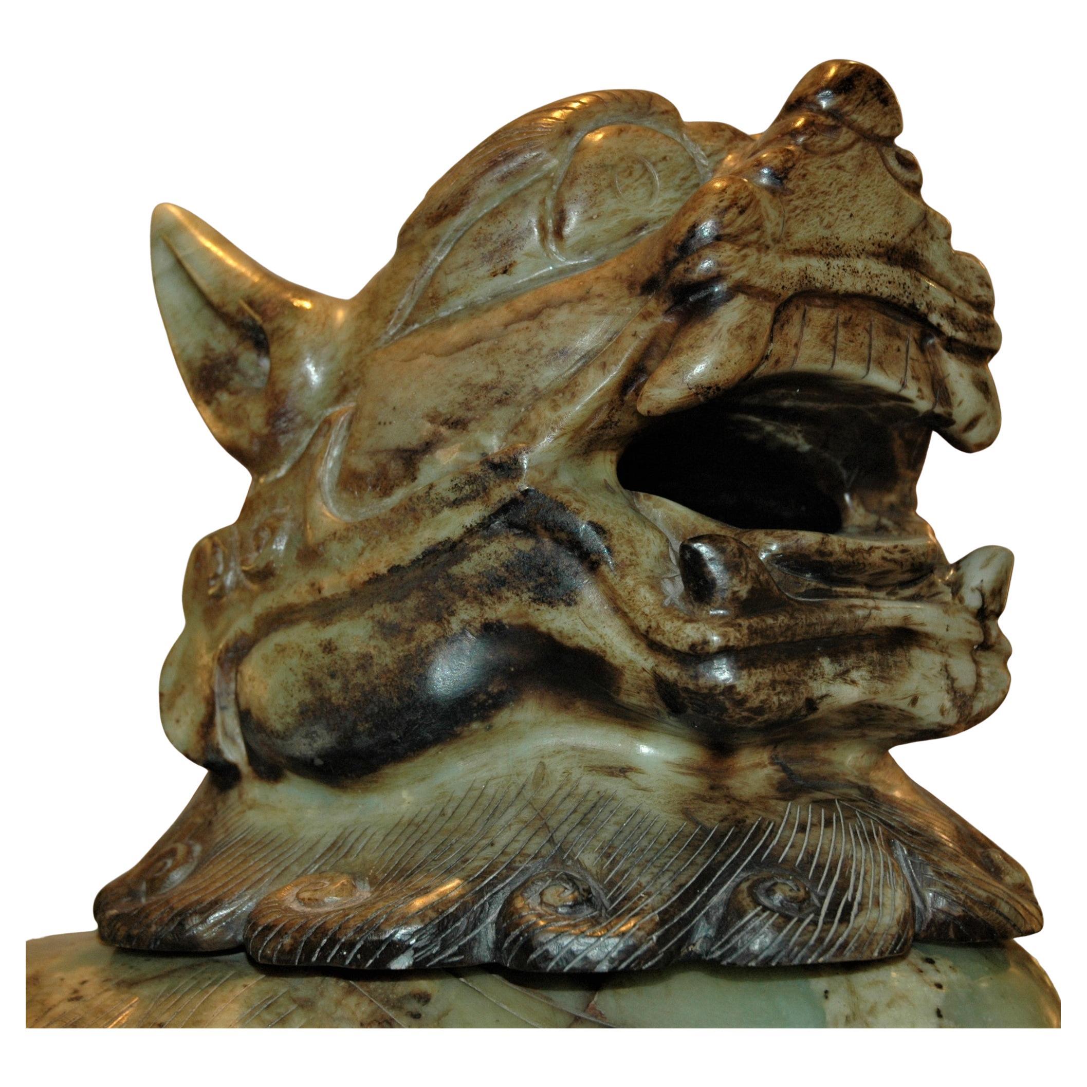 Escultura de jade que representa un Fo en venta