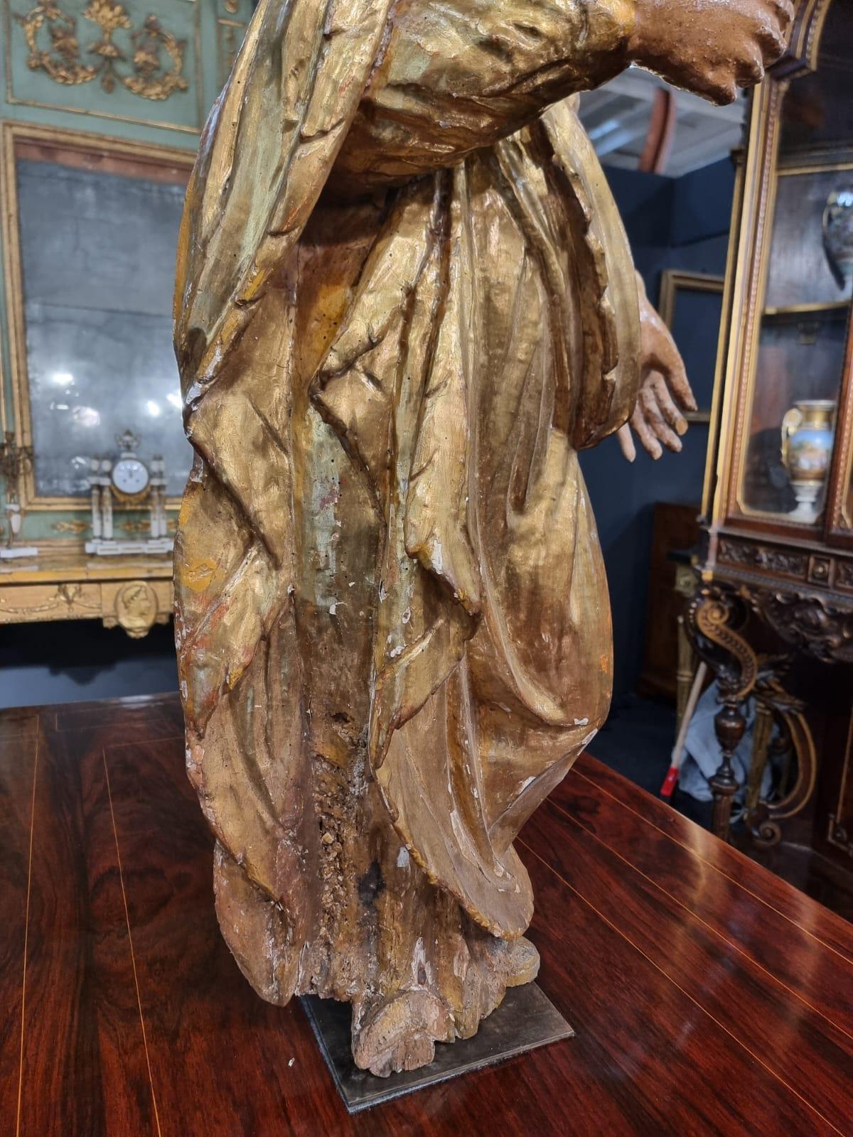 Gilt  16th century polychrome wood sculpture For Sale
