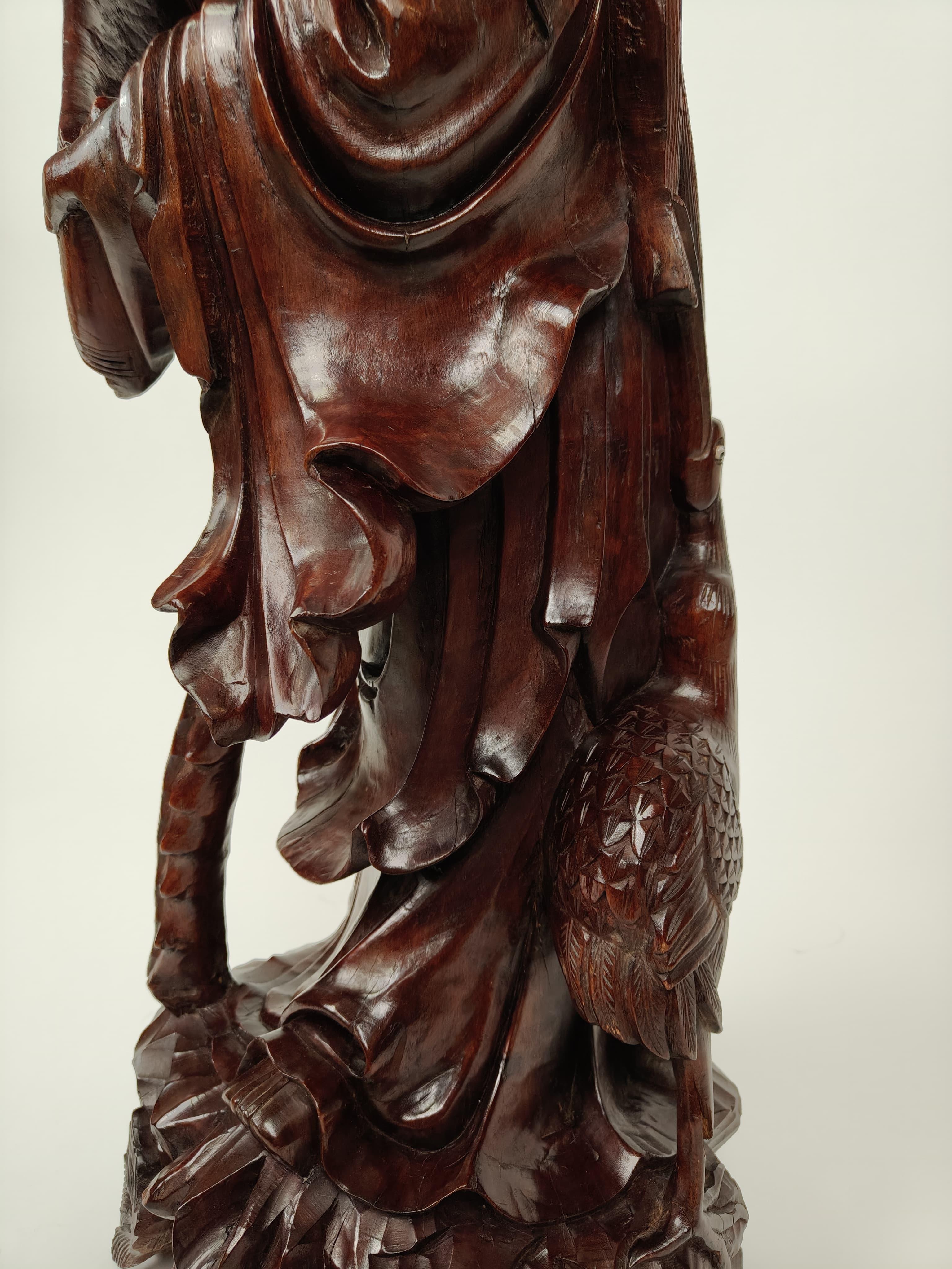 Sculpture en bois de teck représentant une sauge - vers 1890, Chine en vente 6
