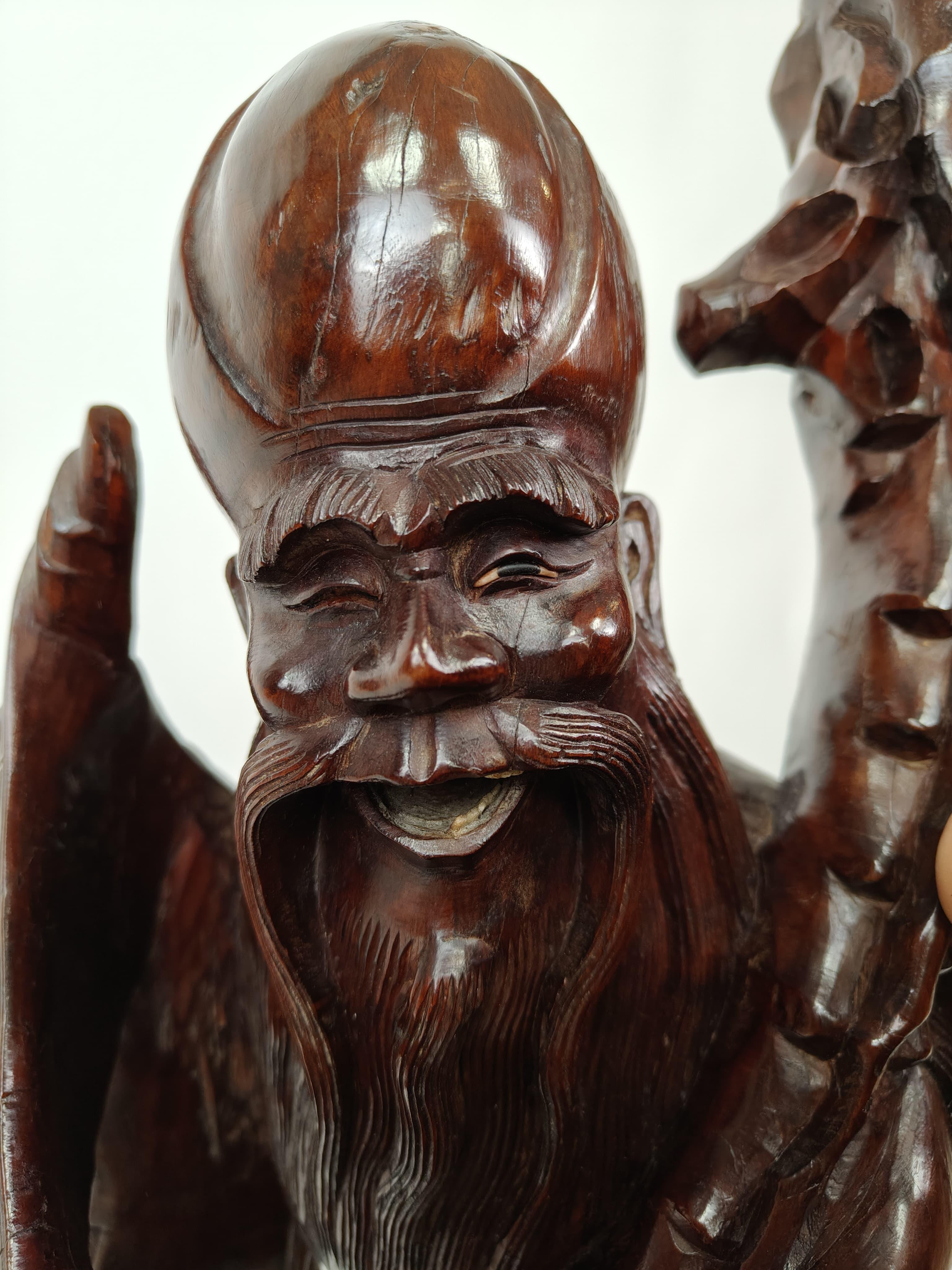 Sculpté Sculpture en bois de teck représentant une sauge - vers 1890, Chine en vente