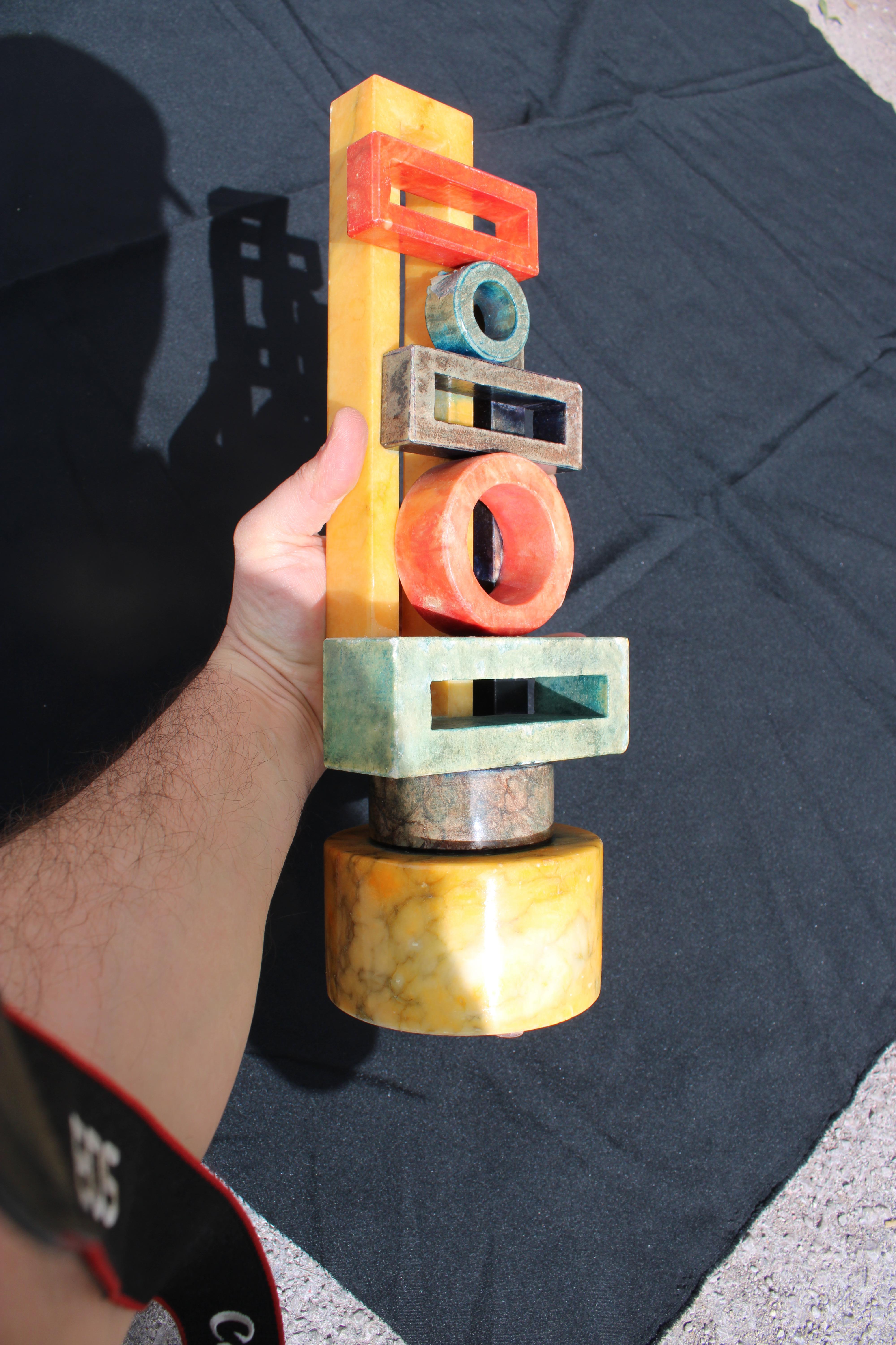 Italian Scultura in Marmo Colorato Astratta Italia 1960 figure geometriche in vendita