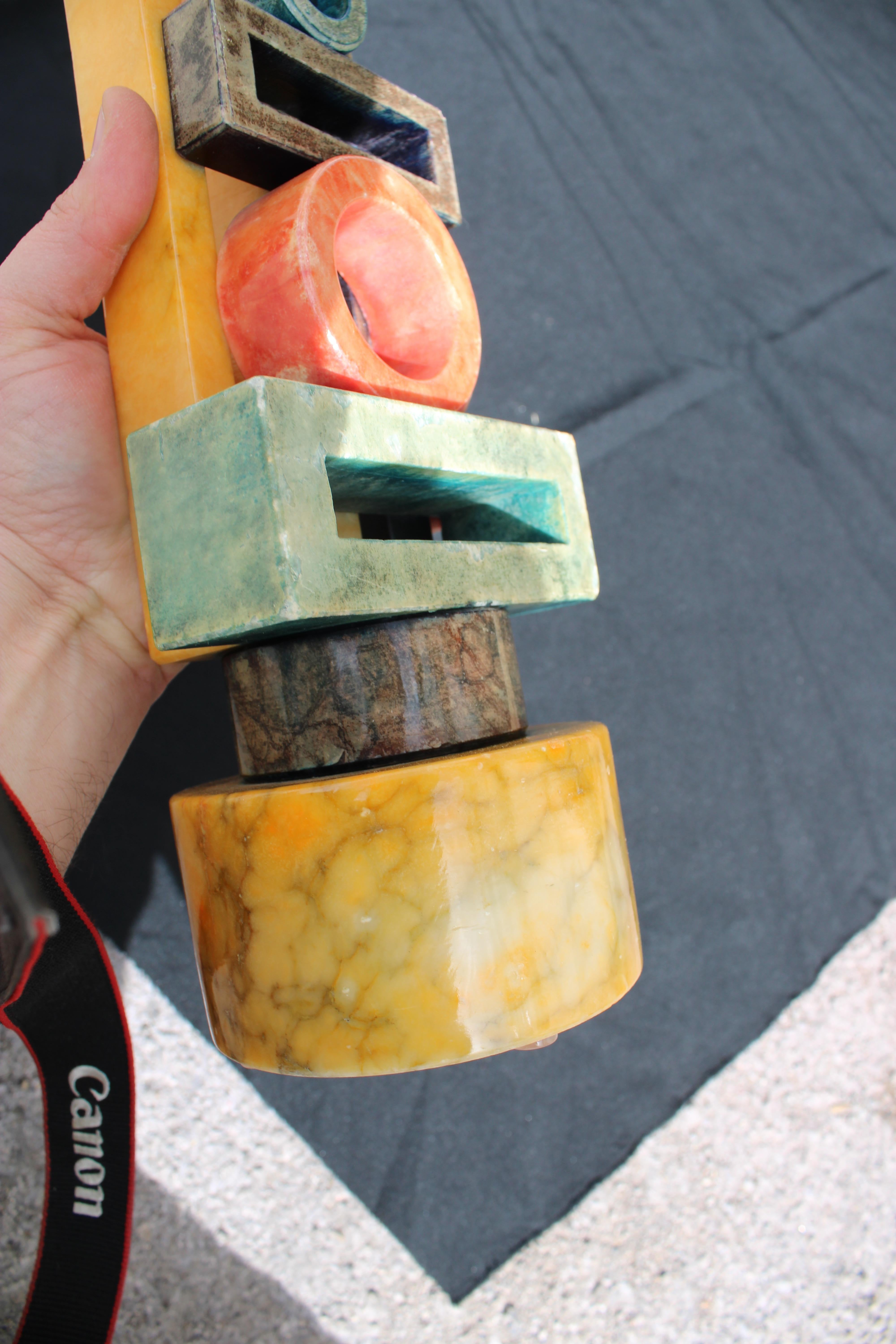 Mid-20th Century Scultura in Marmo Colorato Astratta Italia 1960 figure geometriche in vendita