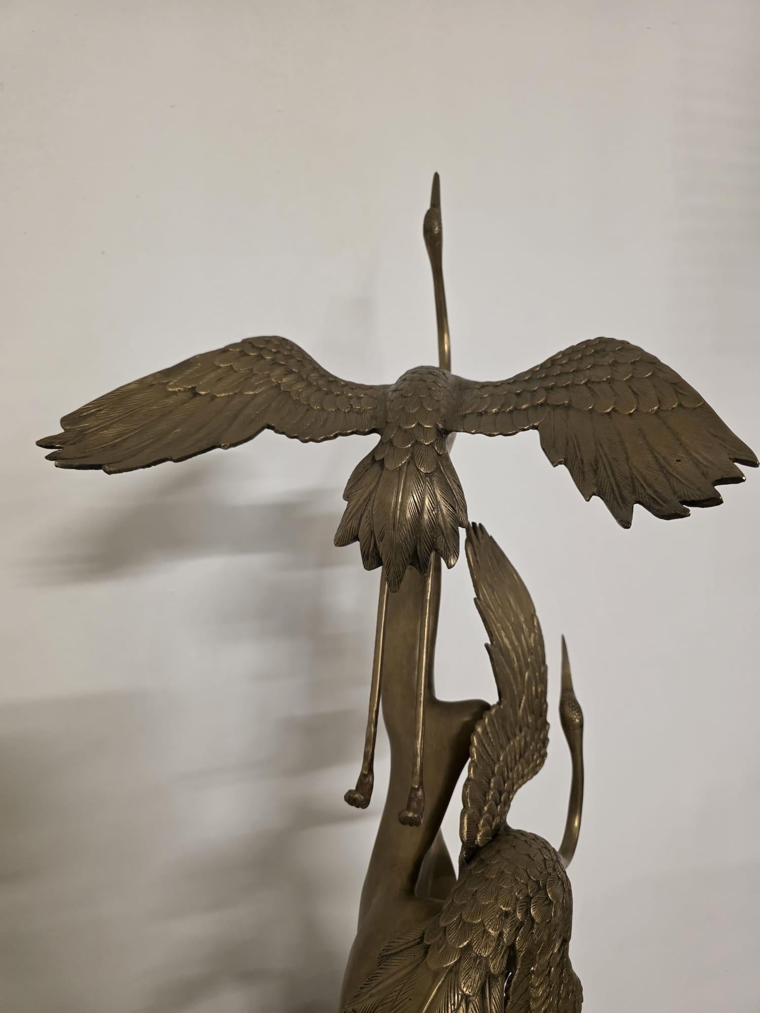 Français Scultura in ottone, raffigurante Aironi Cenerini in volo, anni 40' en vente