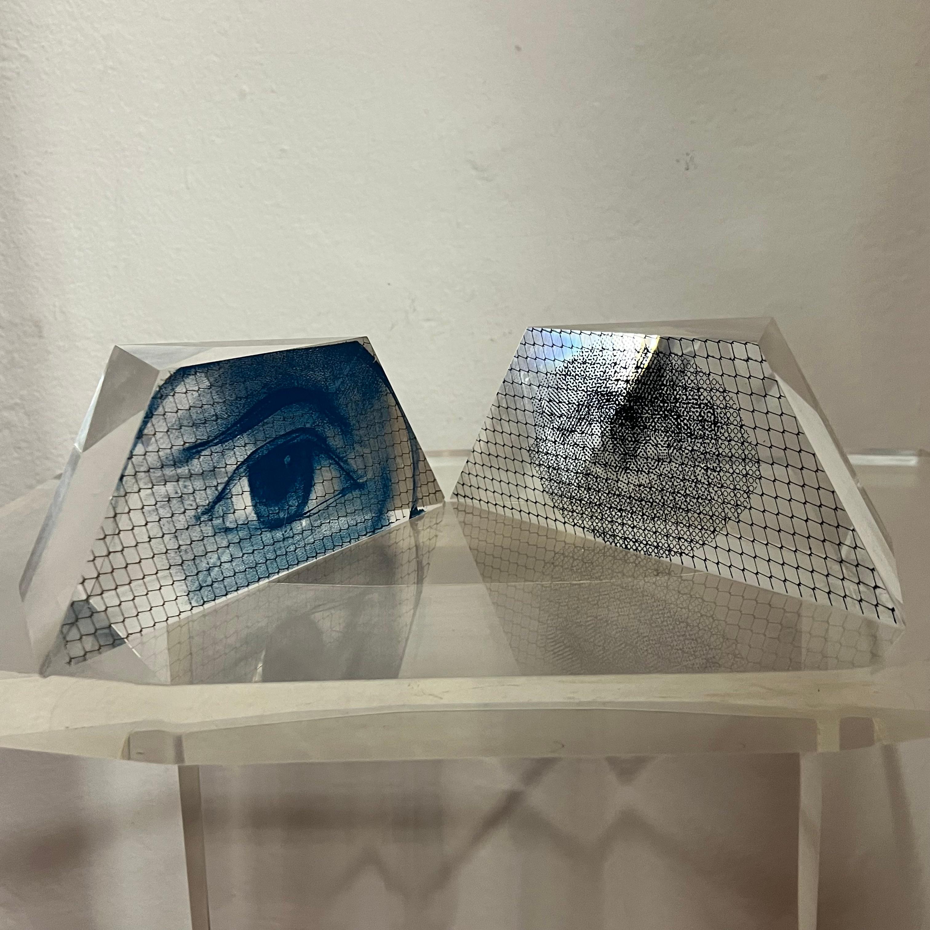 Plexiglass Sculpture - Two Screen Printed Multiples Signed and Numbered - 100 pcs. In Good Condition For Sale In Milano, IT