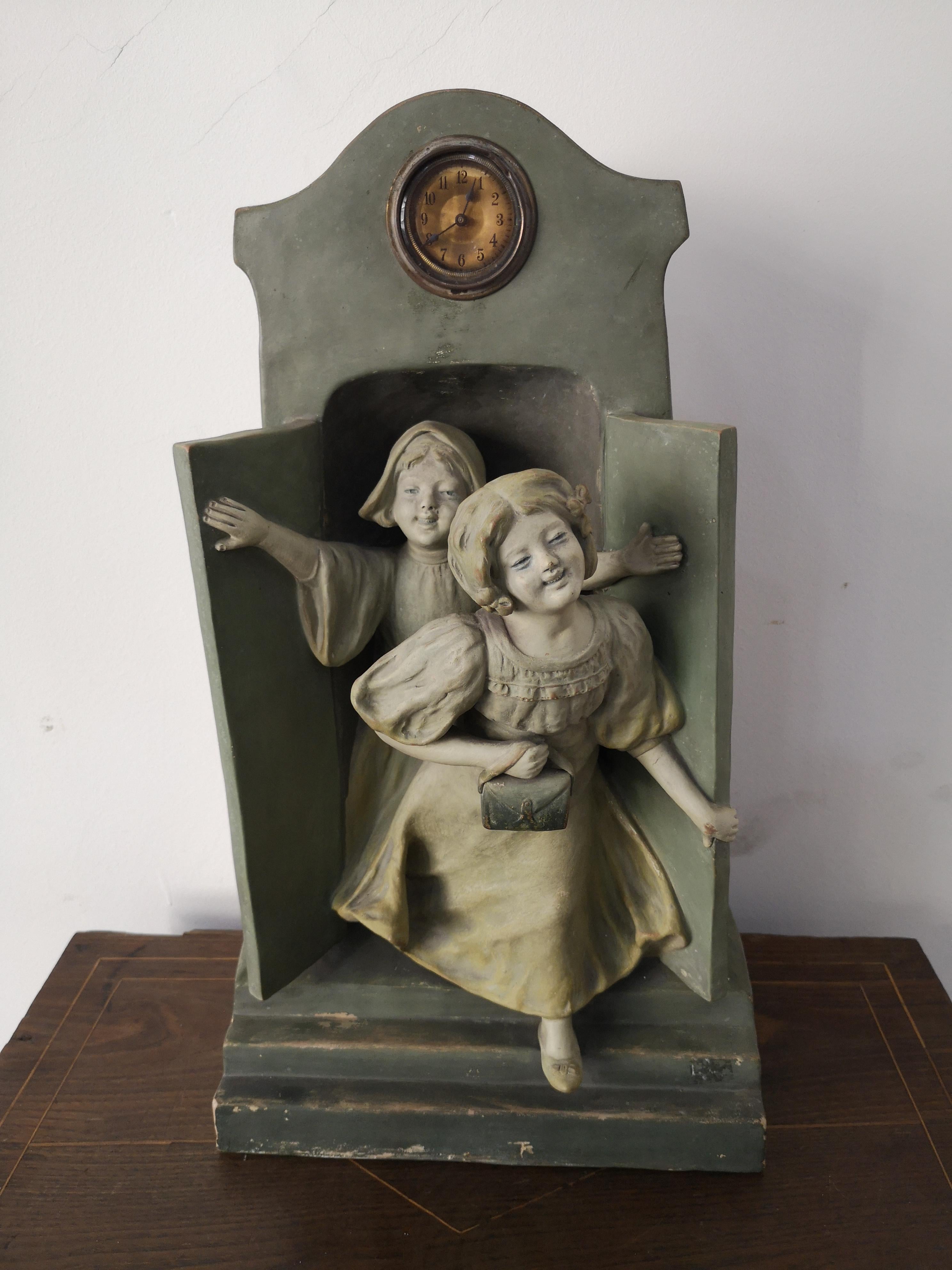 Sculpture en terre cuite avec des enfants et une horloge, fin du 19e siècle en vente 5