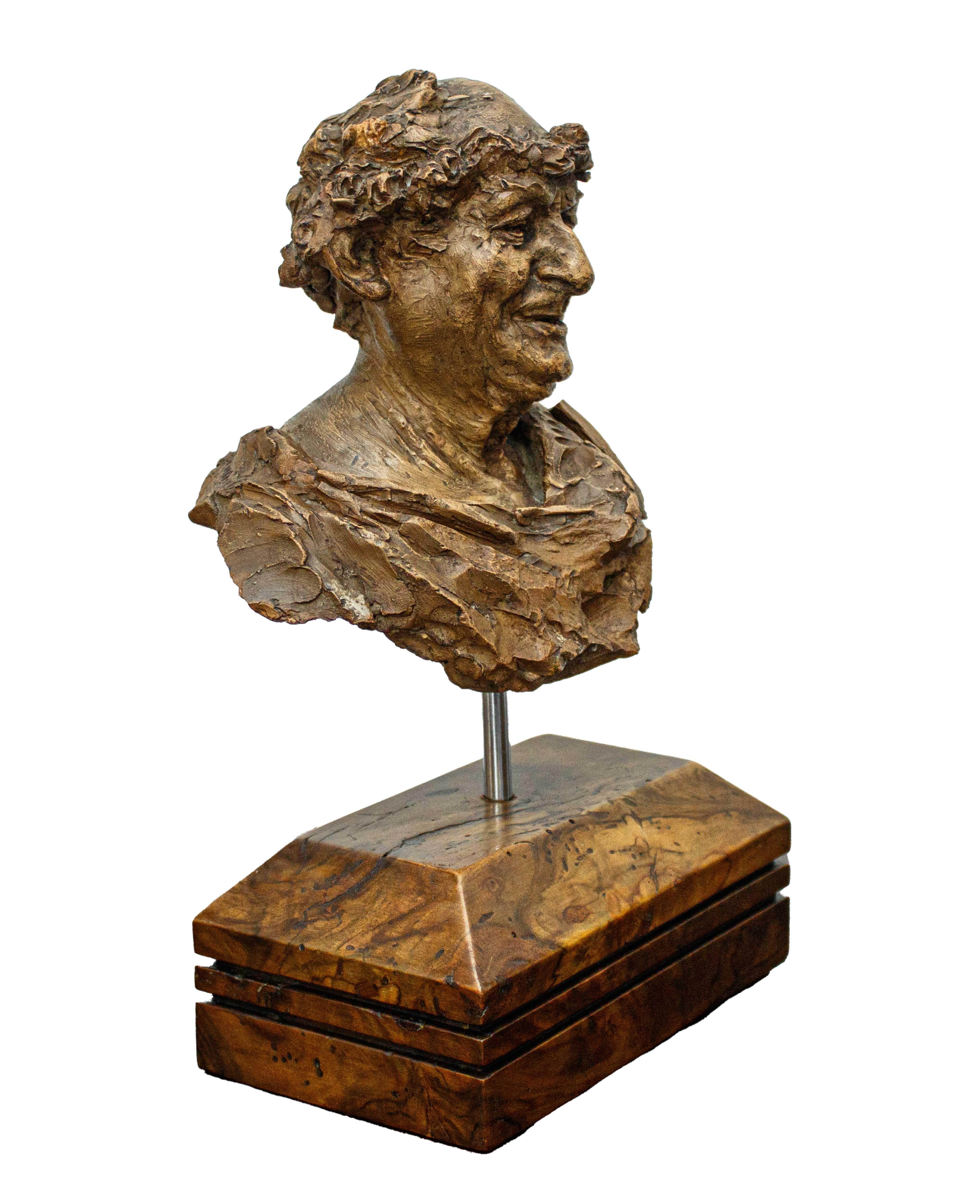 Terracotta sculpture with bust of togatus Adolfo Laurenti In Good Condition For Sale In Milan, IT