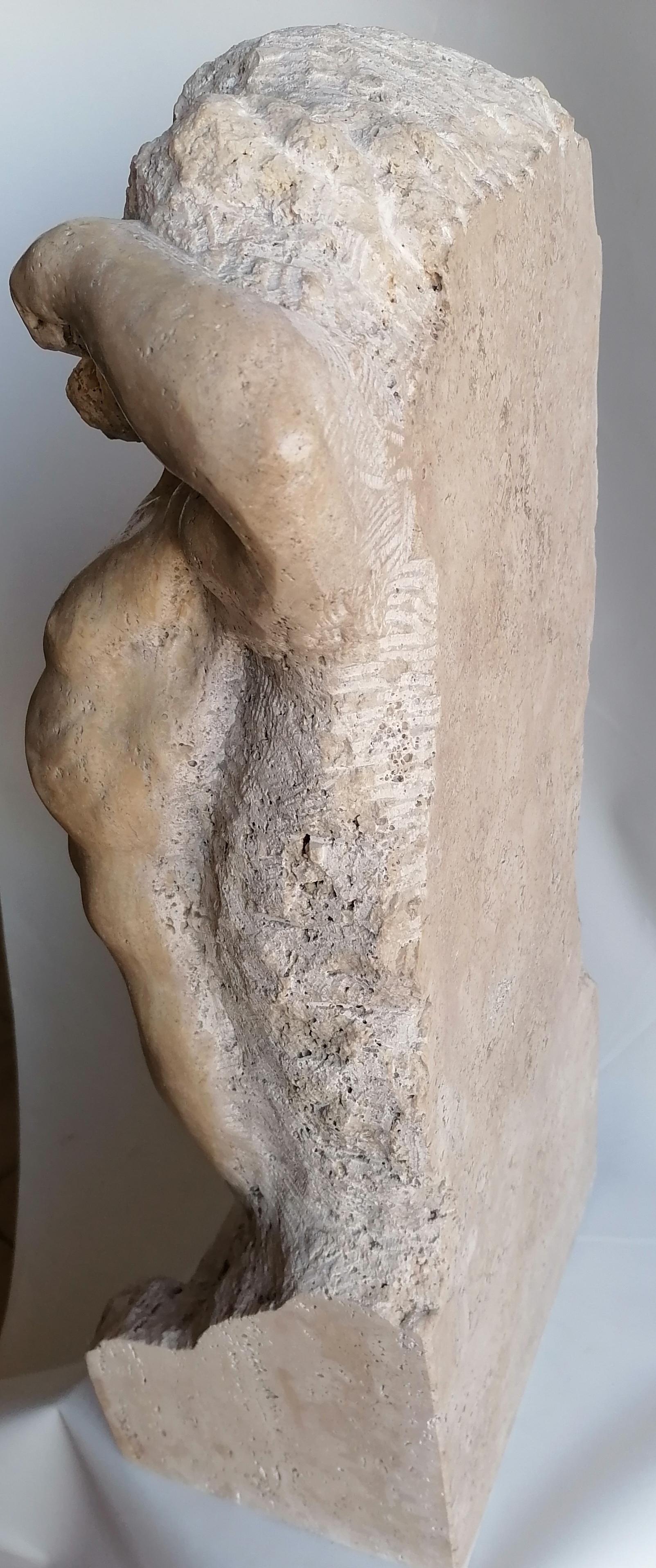 Arts and Crafts scultura in travertino -Prigione Michelangiolesco -made in Italy in vendita