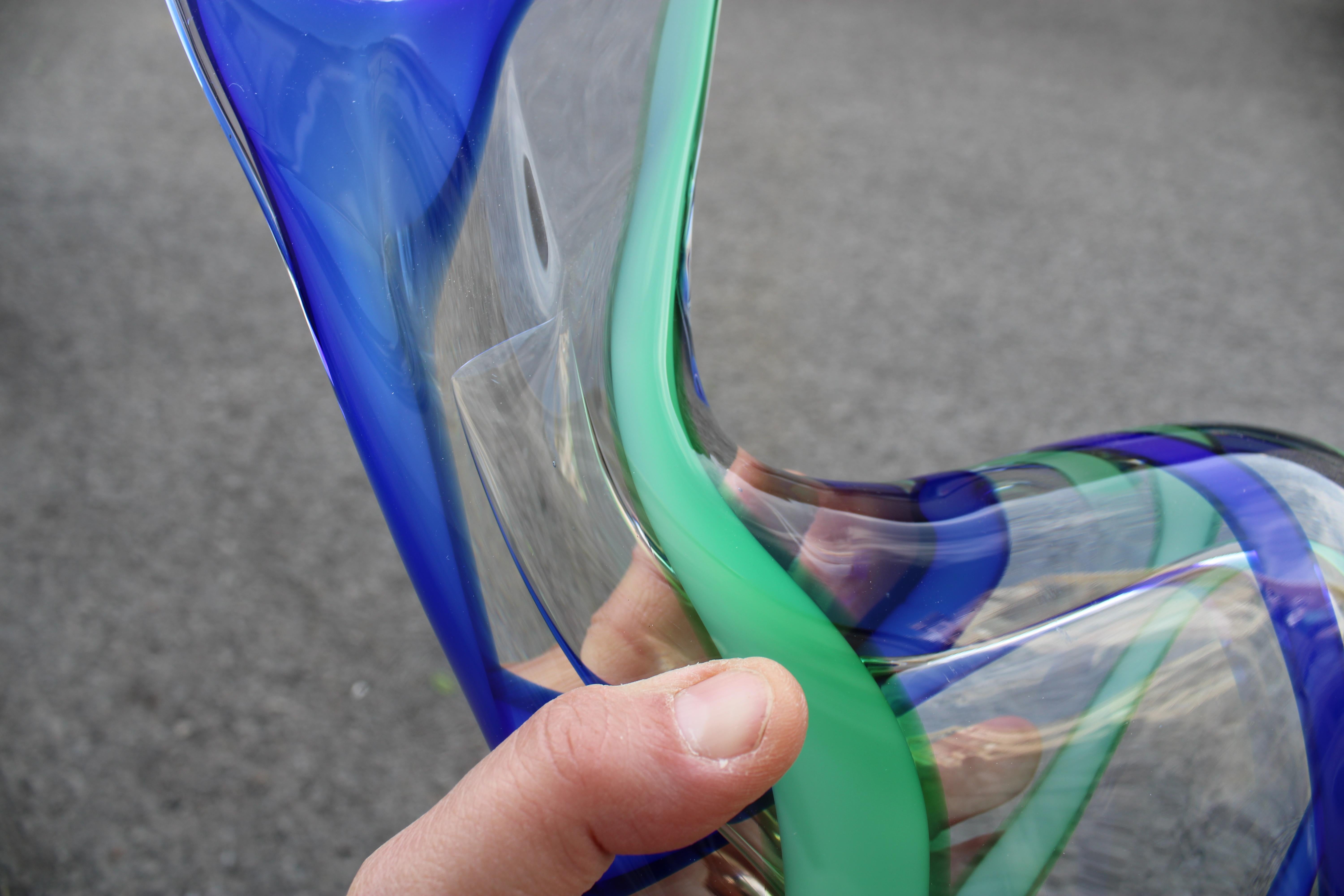 1970 Sculpture en verre de Murano en forme de poisson avec des couleurs bleues et jaunes en vente 2